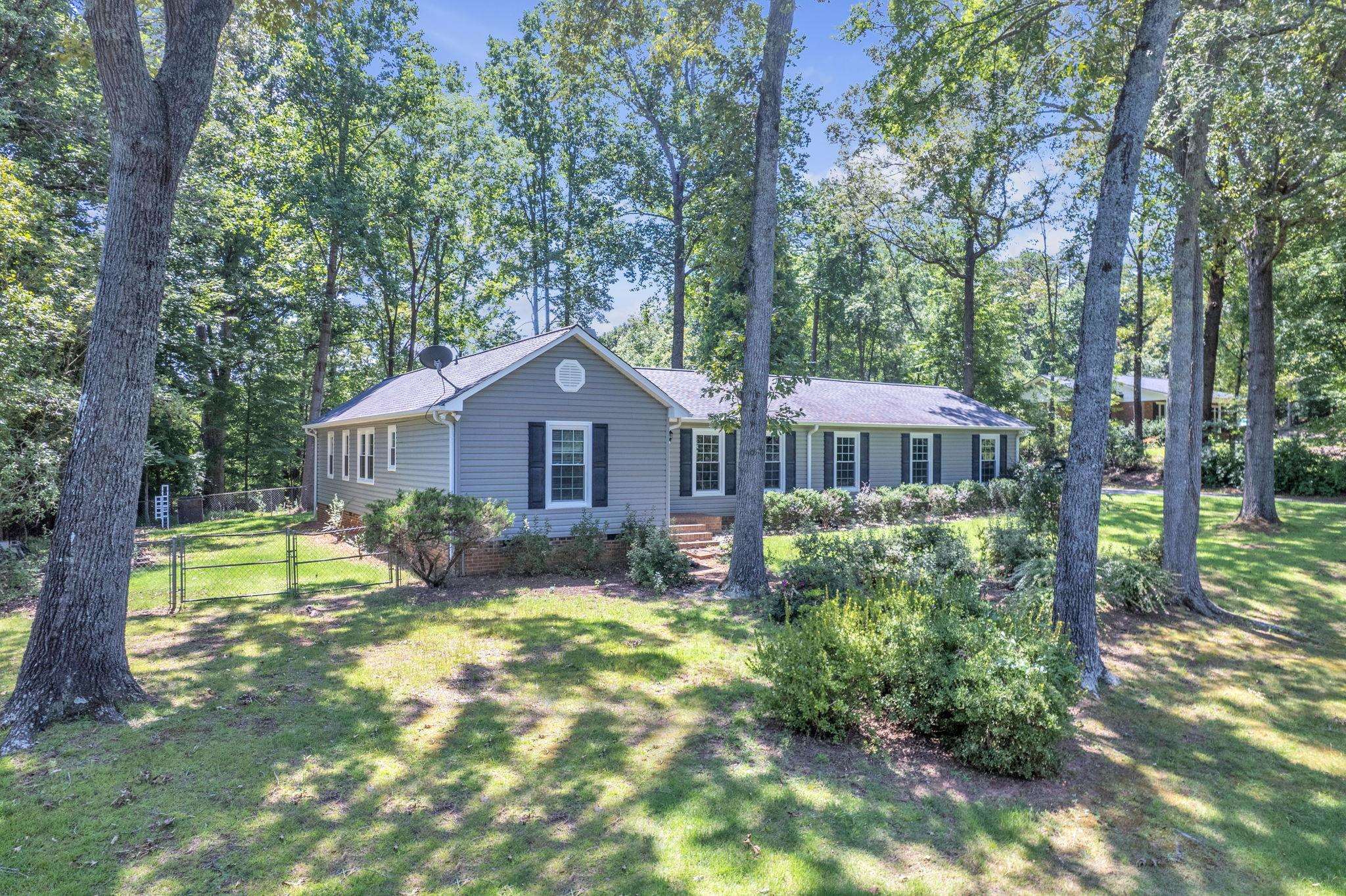 180 Winchester Drive — photo