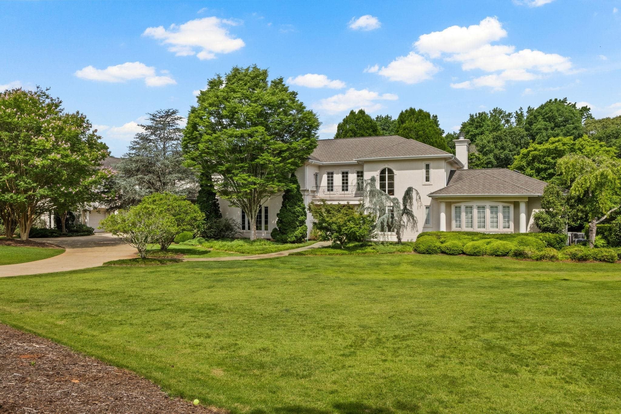 1035 Willis Road — photo