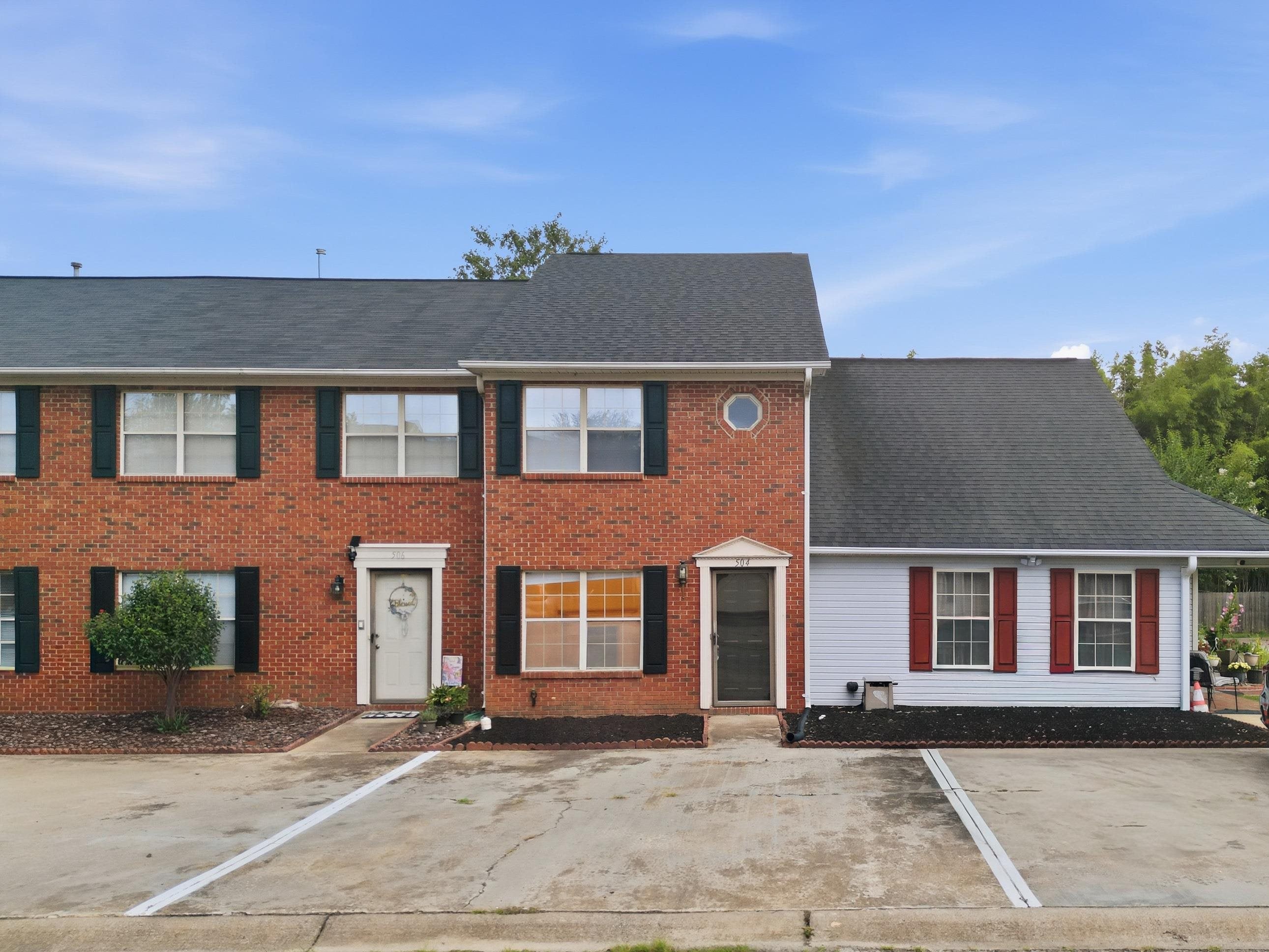 504 S Townes Court — photo