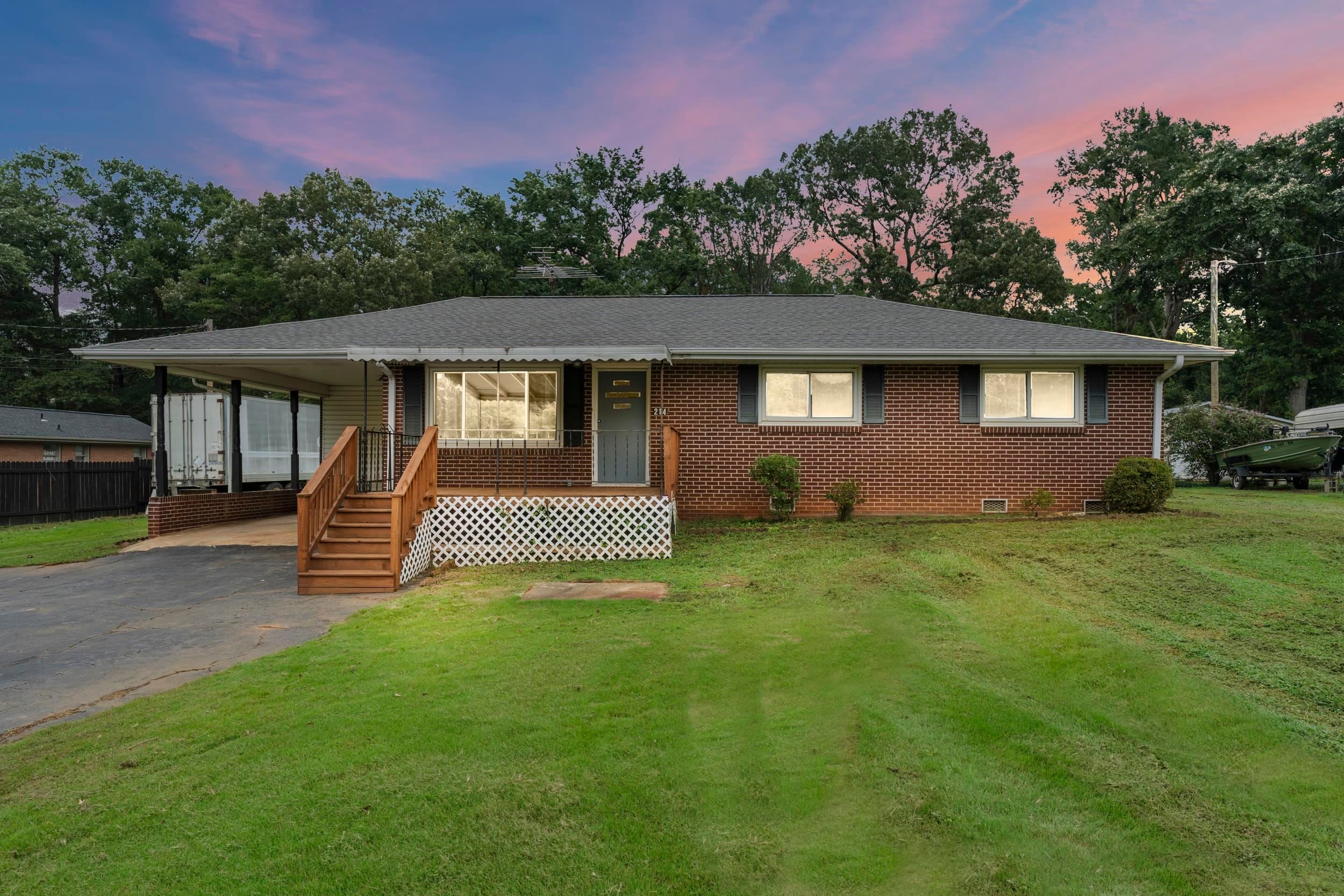 214 Crawford Circle — photo