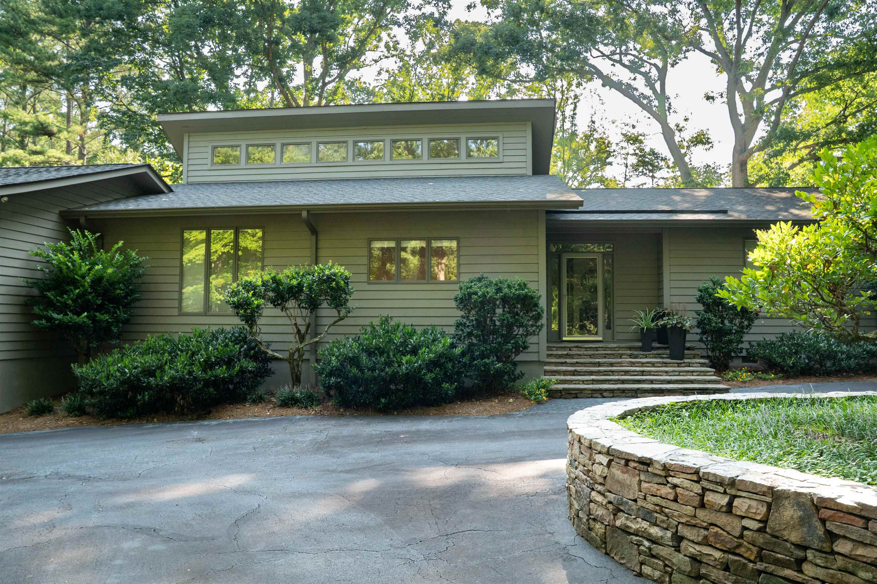 100 Wood Lily Lane — photo