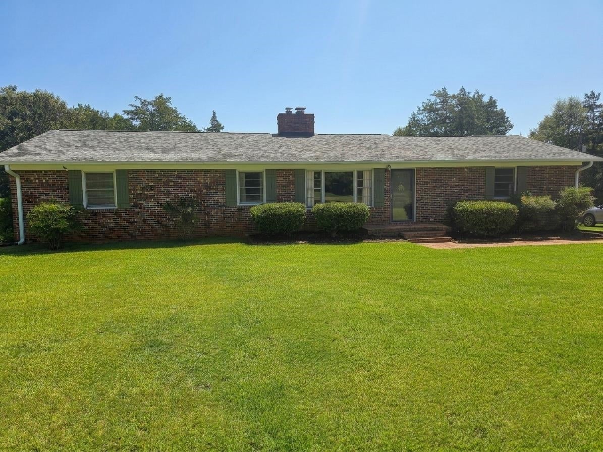 815 Ballenger Rd — photo