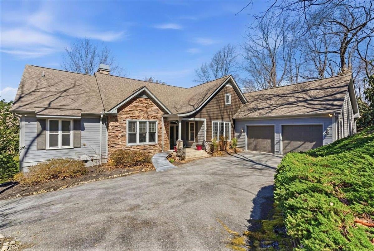 3 Rustic Court — photo