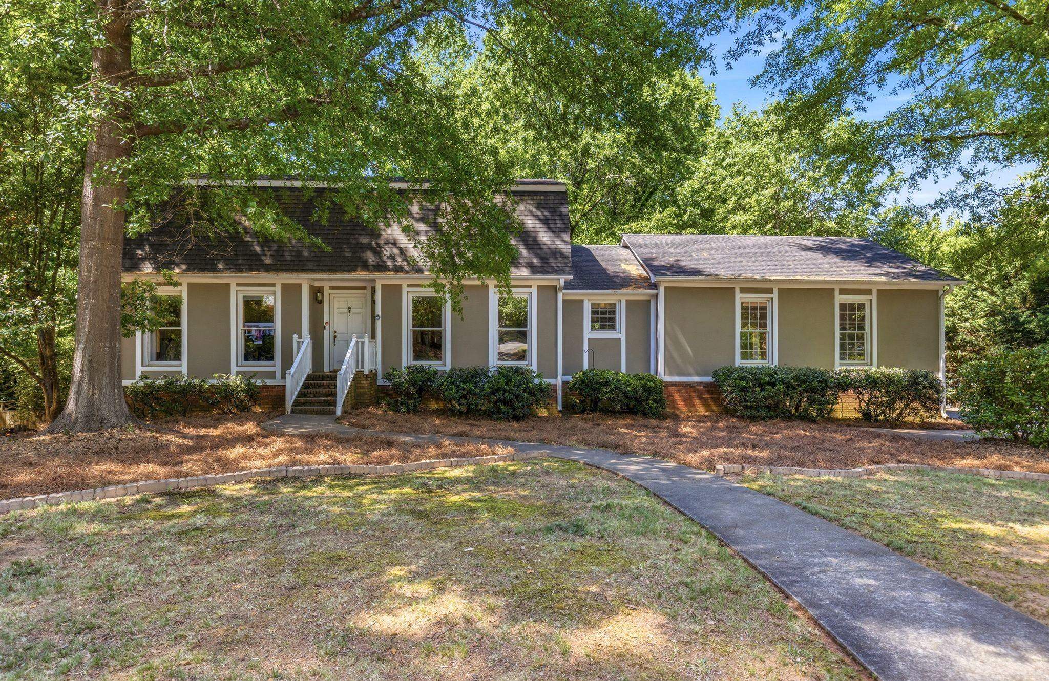 204 Fernbrook Circle — photo