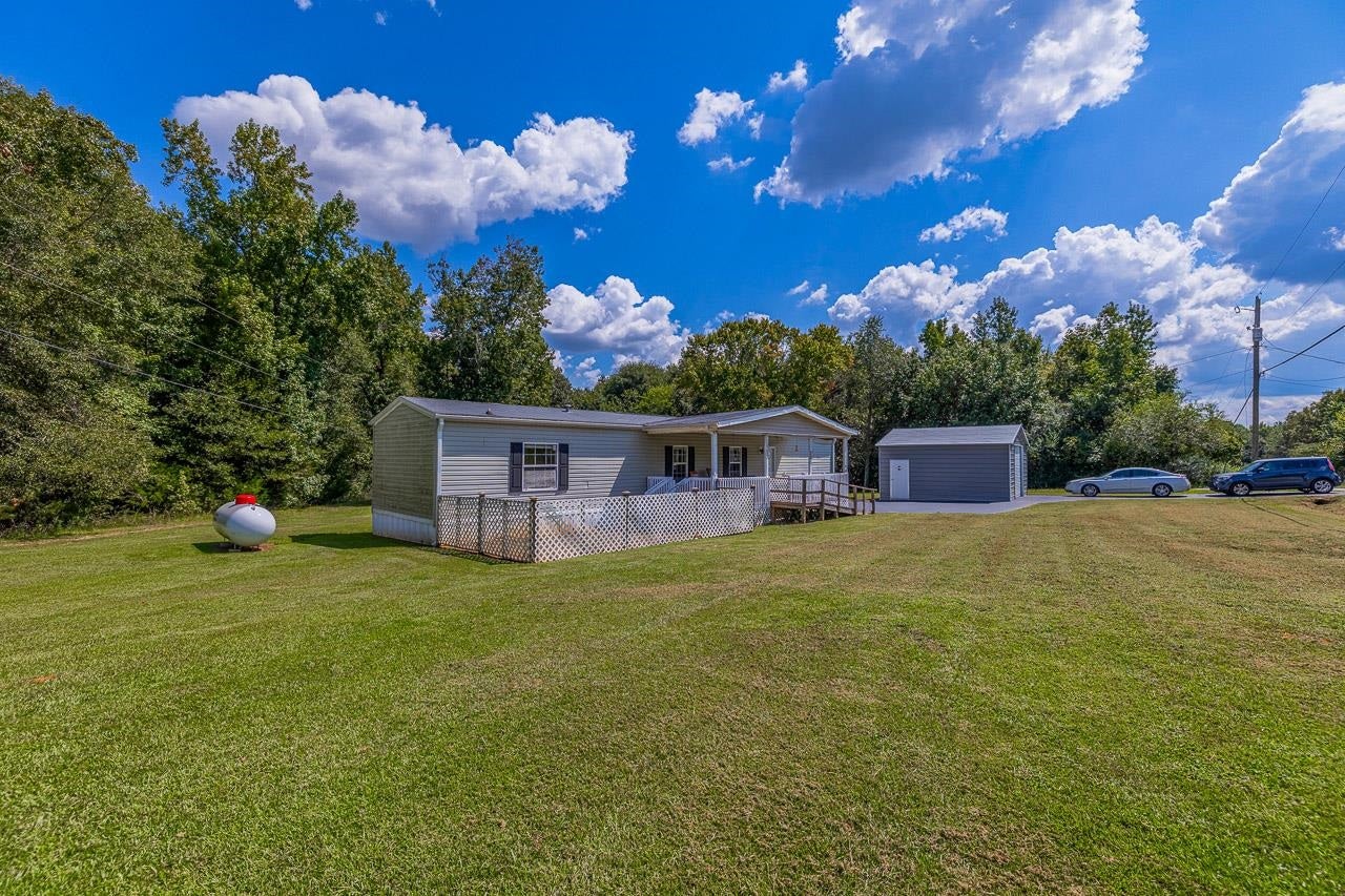 438 Lockhart Lane — photo