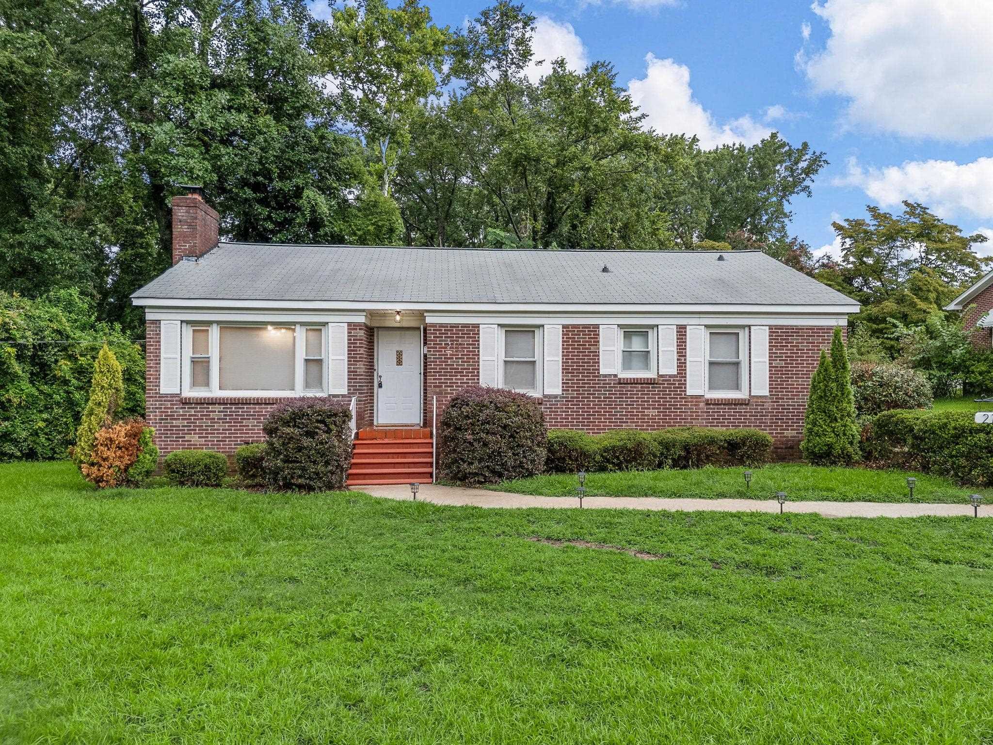 218 Hillcrest Drive — photo