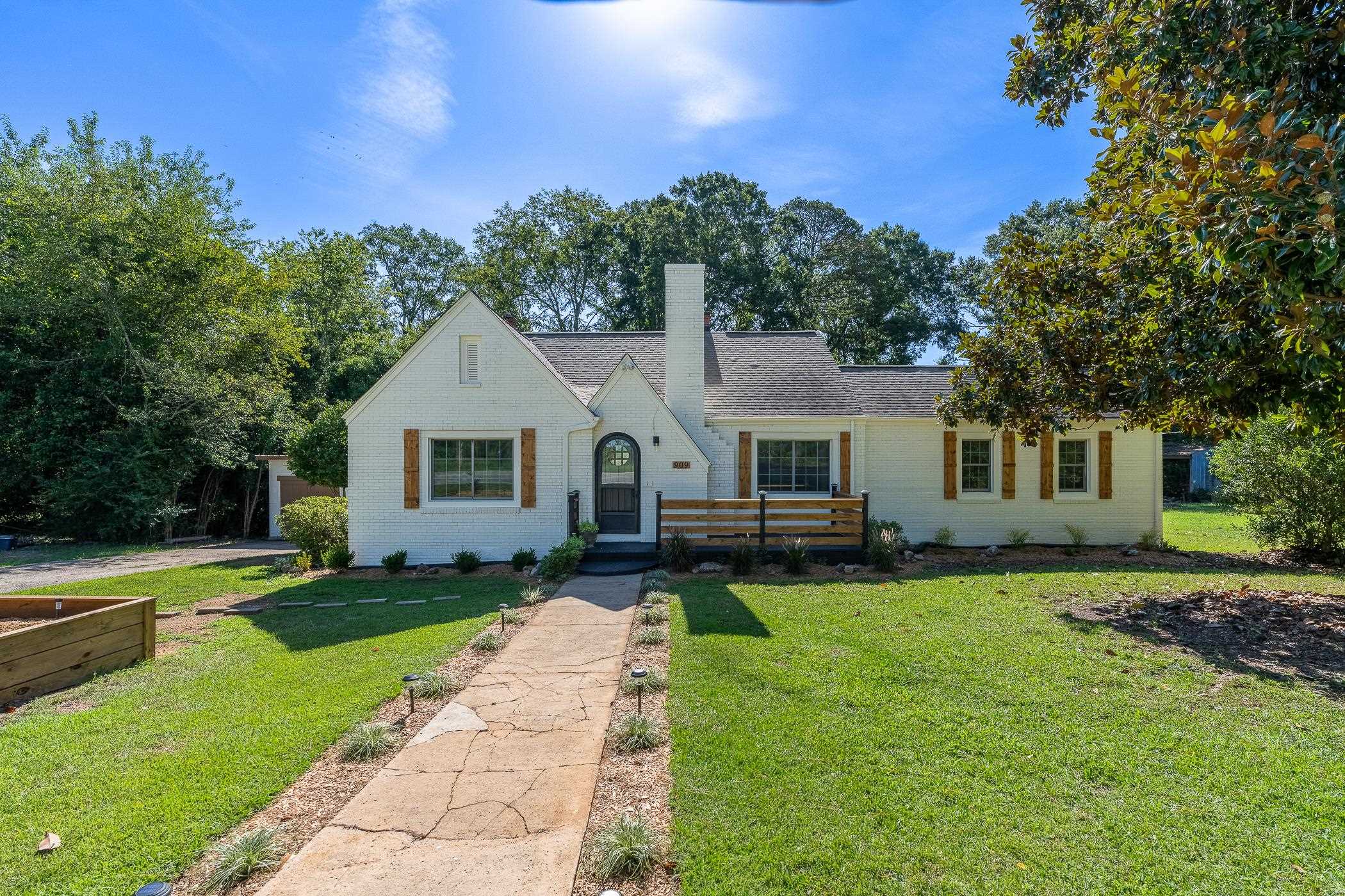 909 W Georgia Road — photo