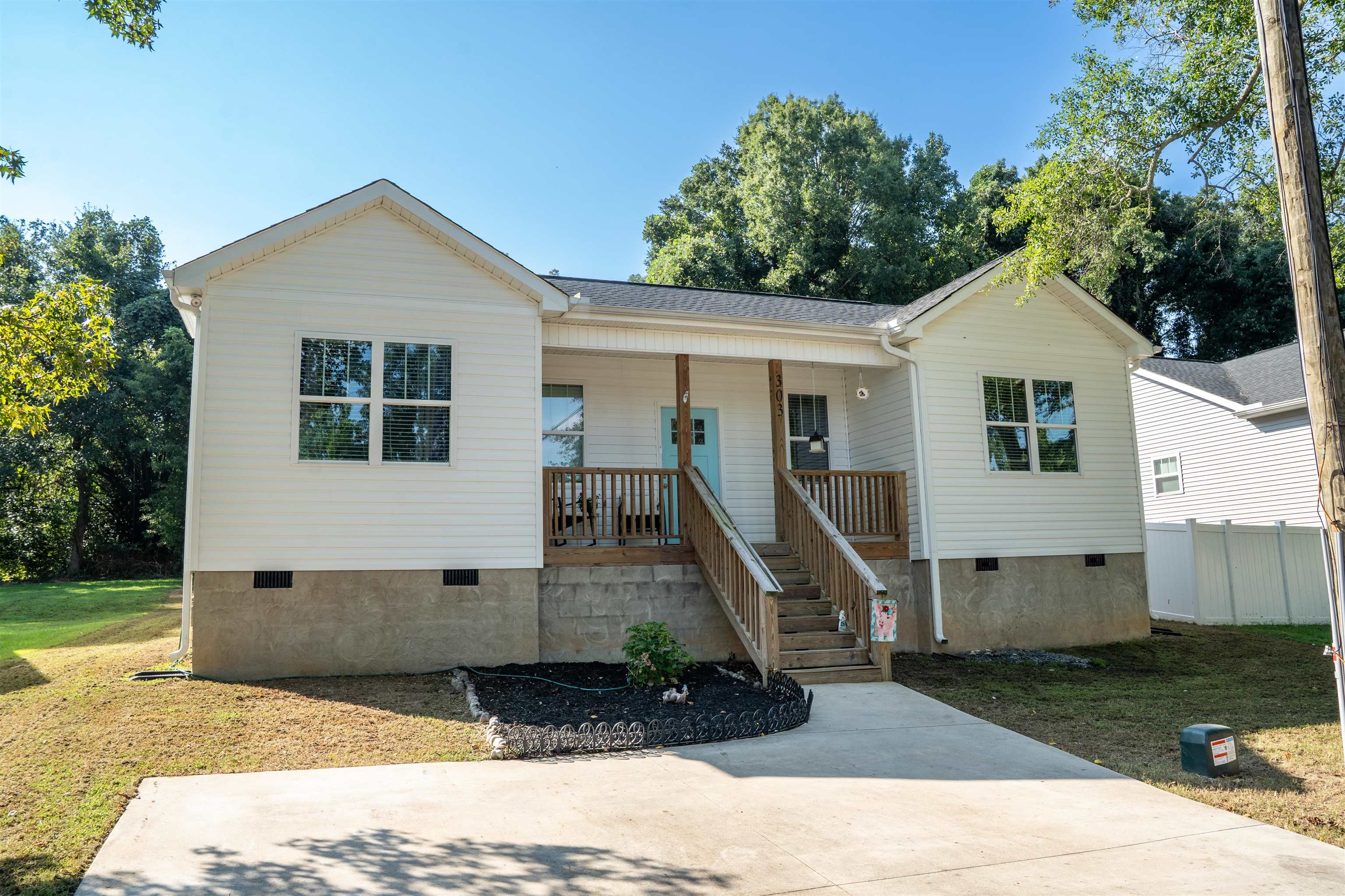 303 Saluda Street — photo