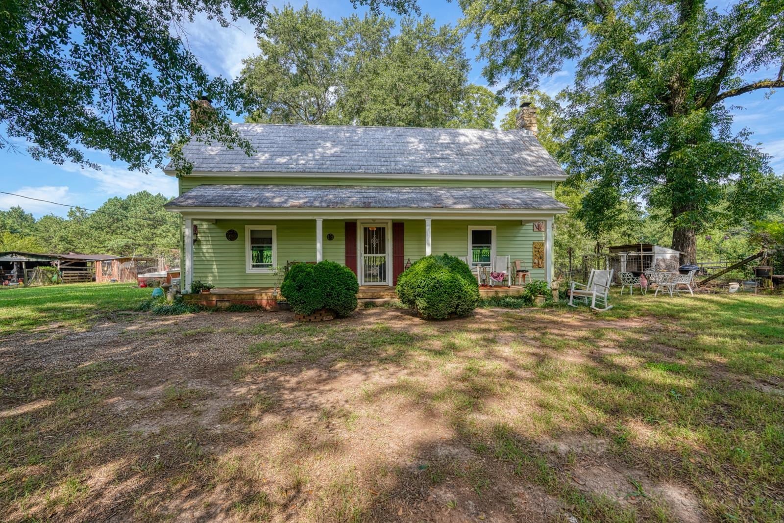 200 Lowe Lane — photo