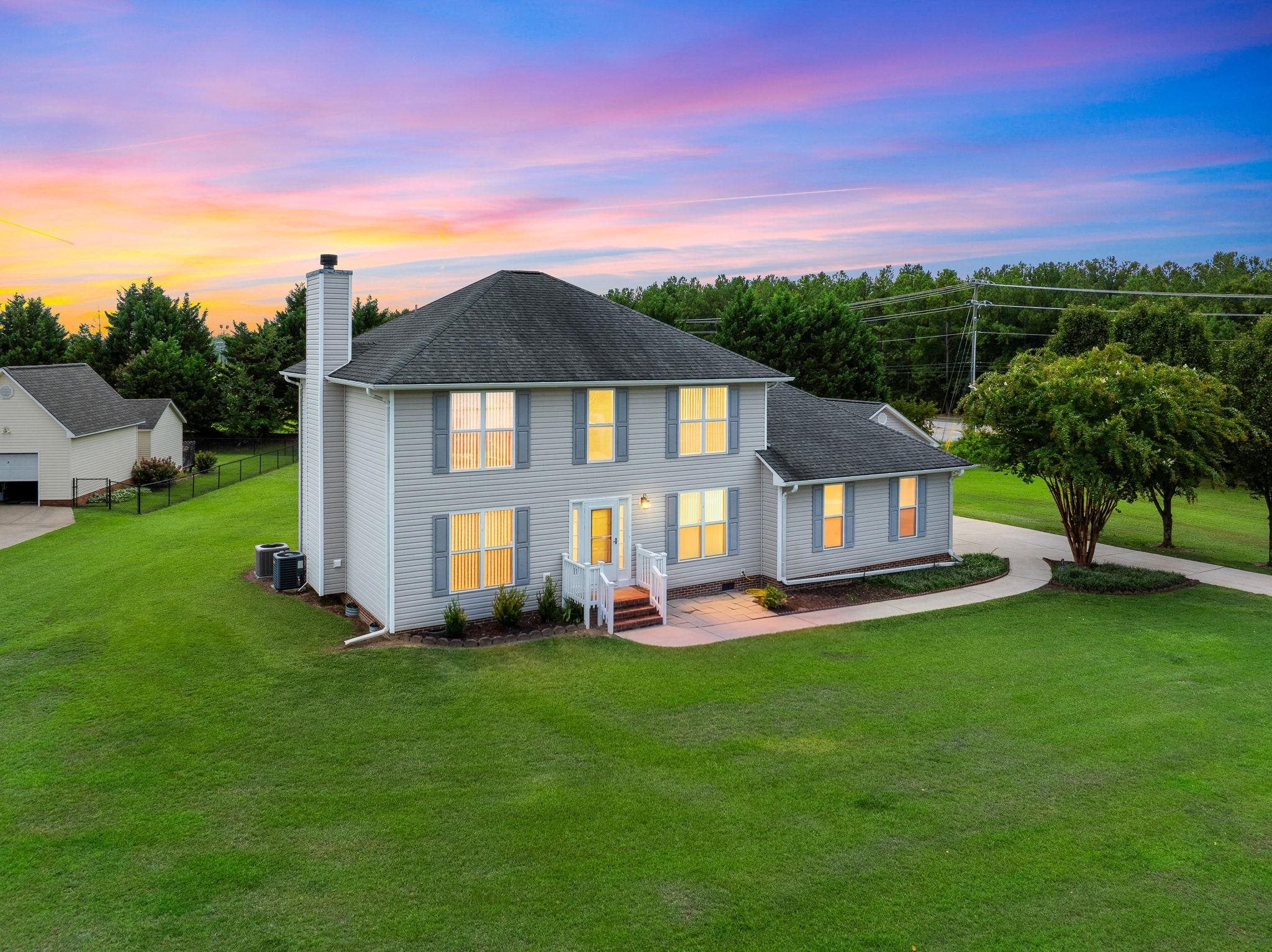 104 Bermuda Lane — photo