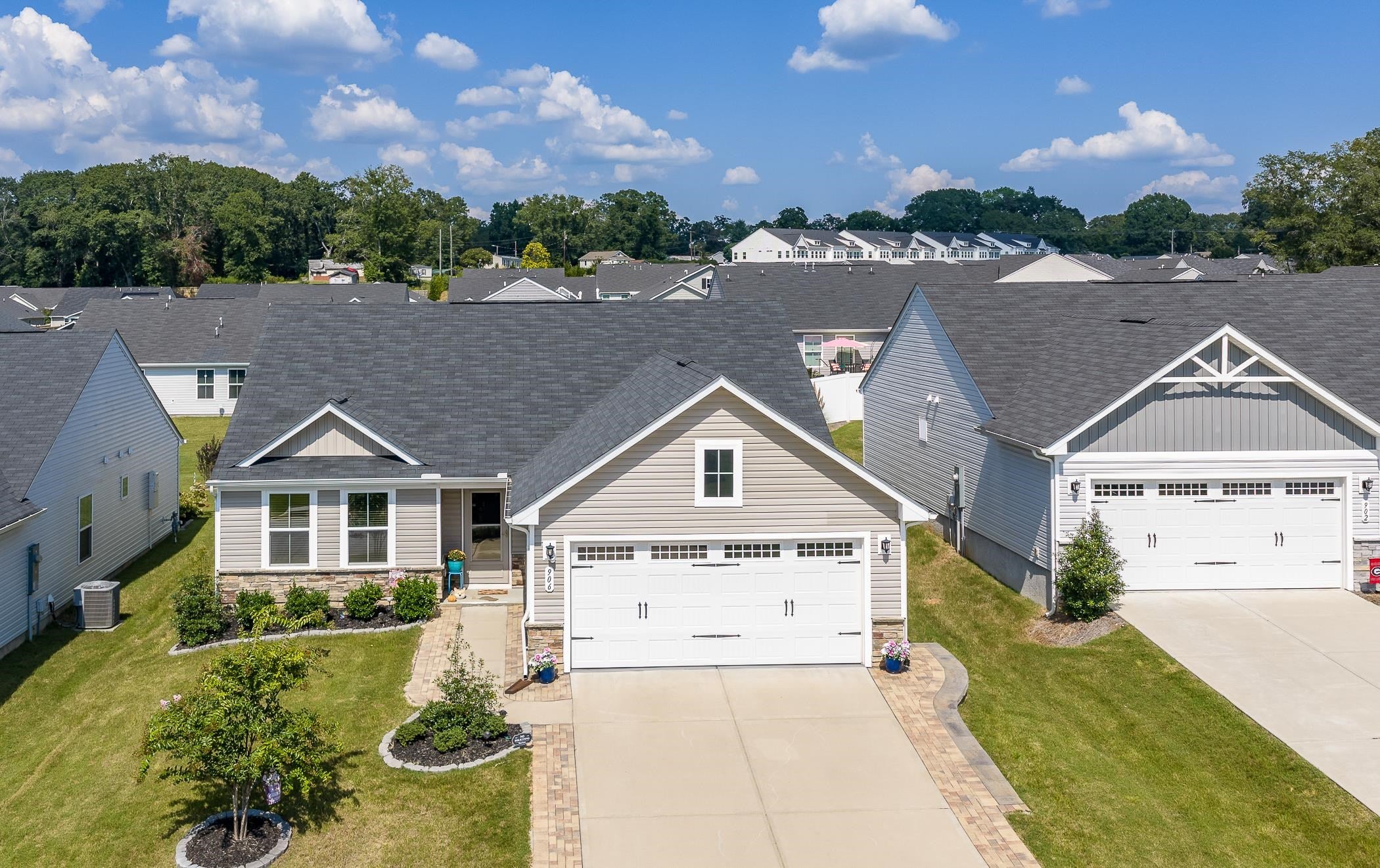 906 Blue Willow Court — photo