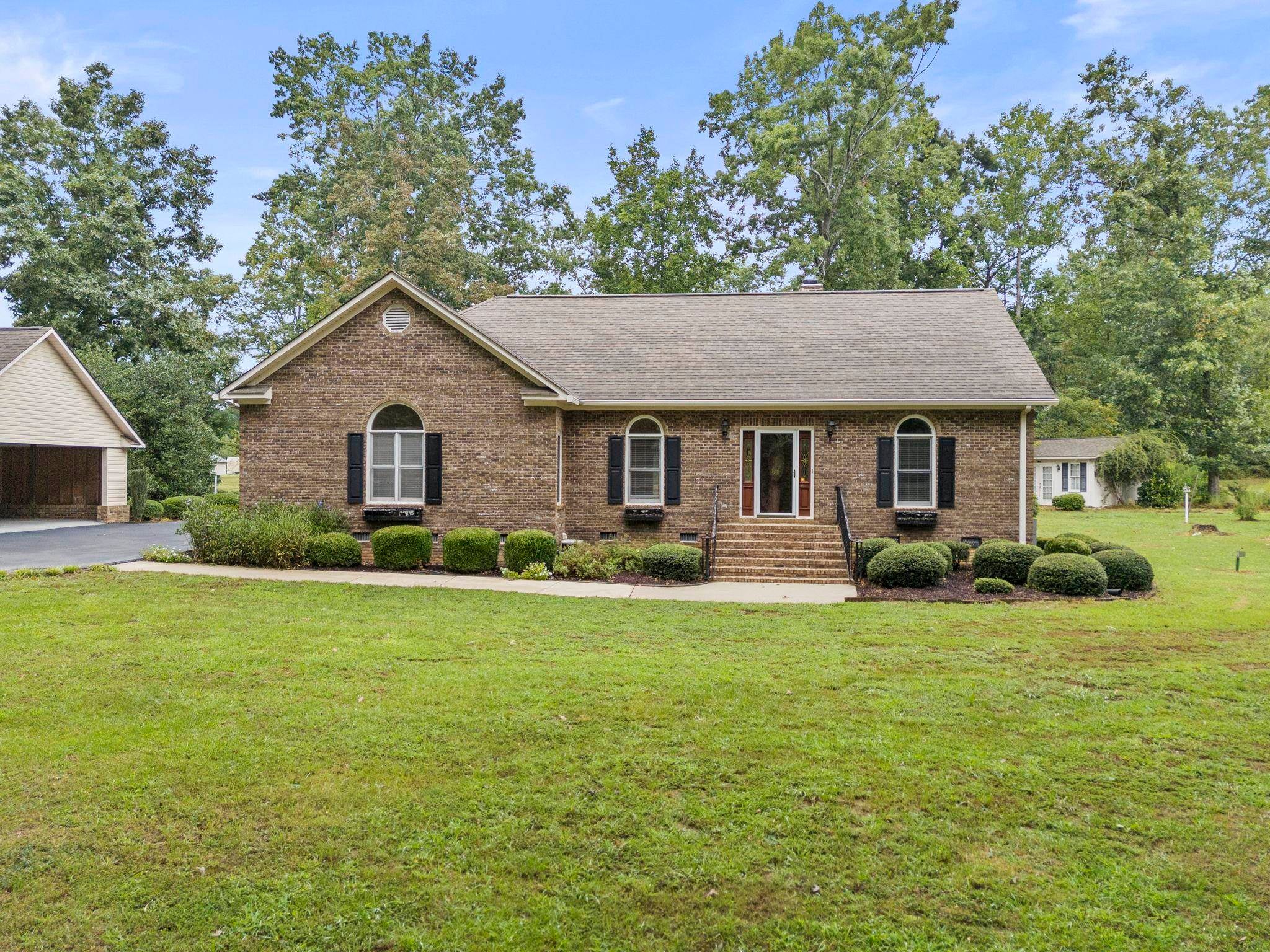 225 Plantation Lane — photo