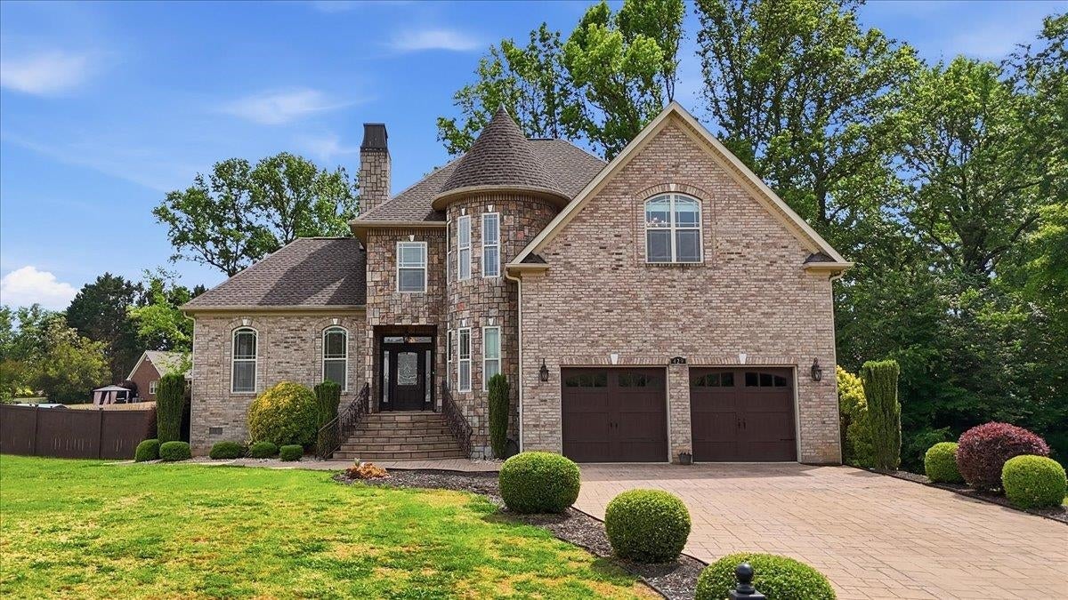 429 Hunting Crest Court — photo