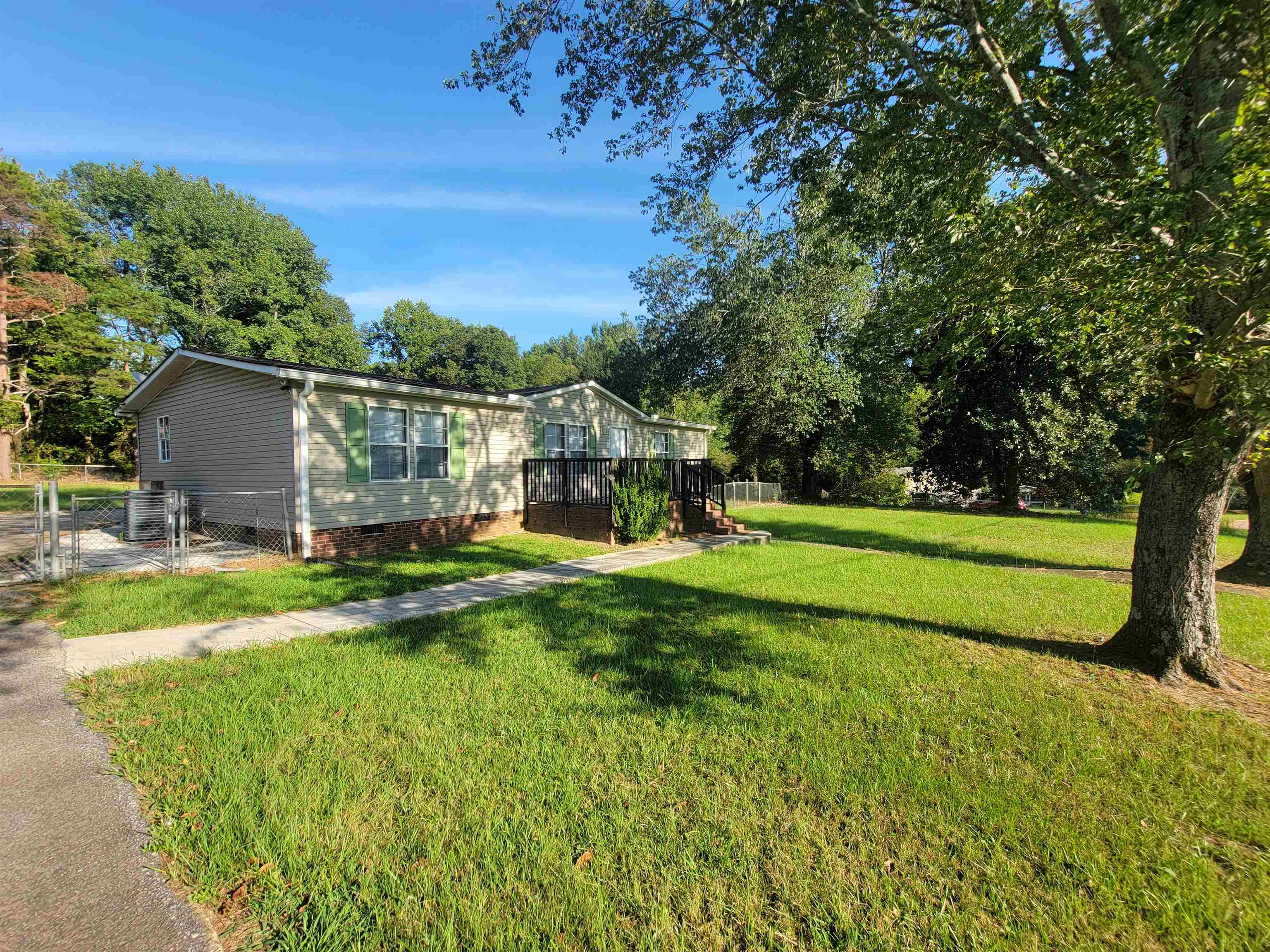 385 Rosedale Drive — photo