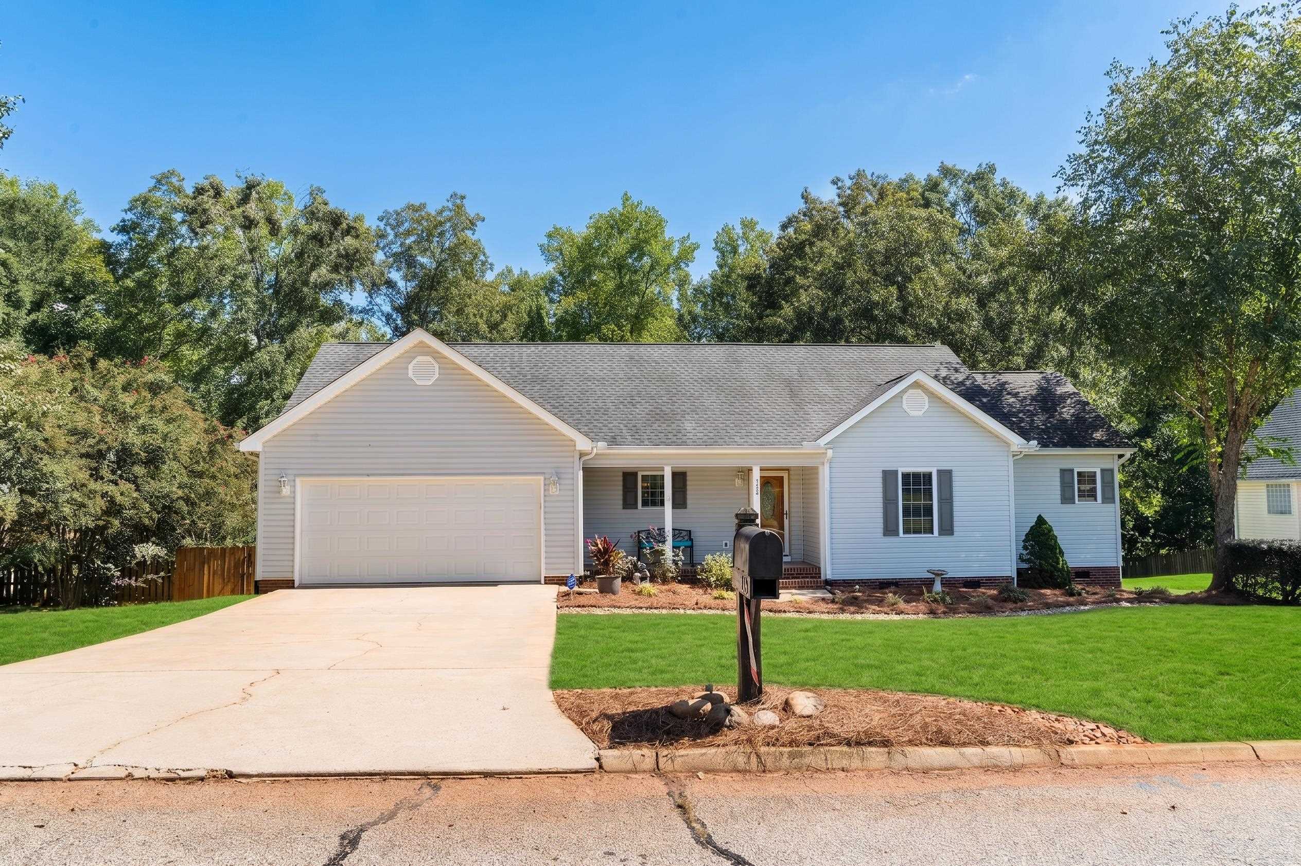 113 Brooke Lee Circle — photo