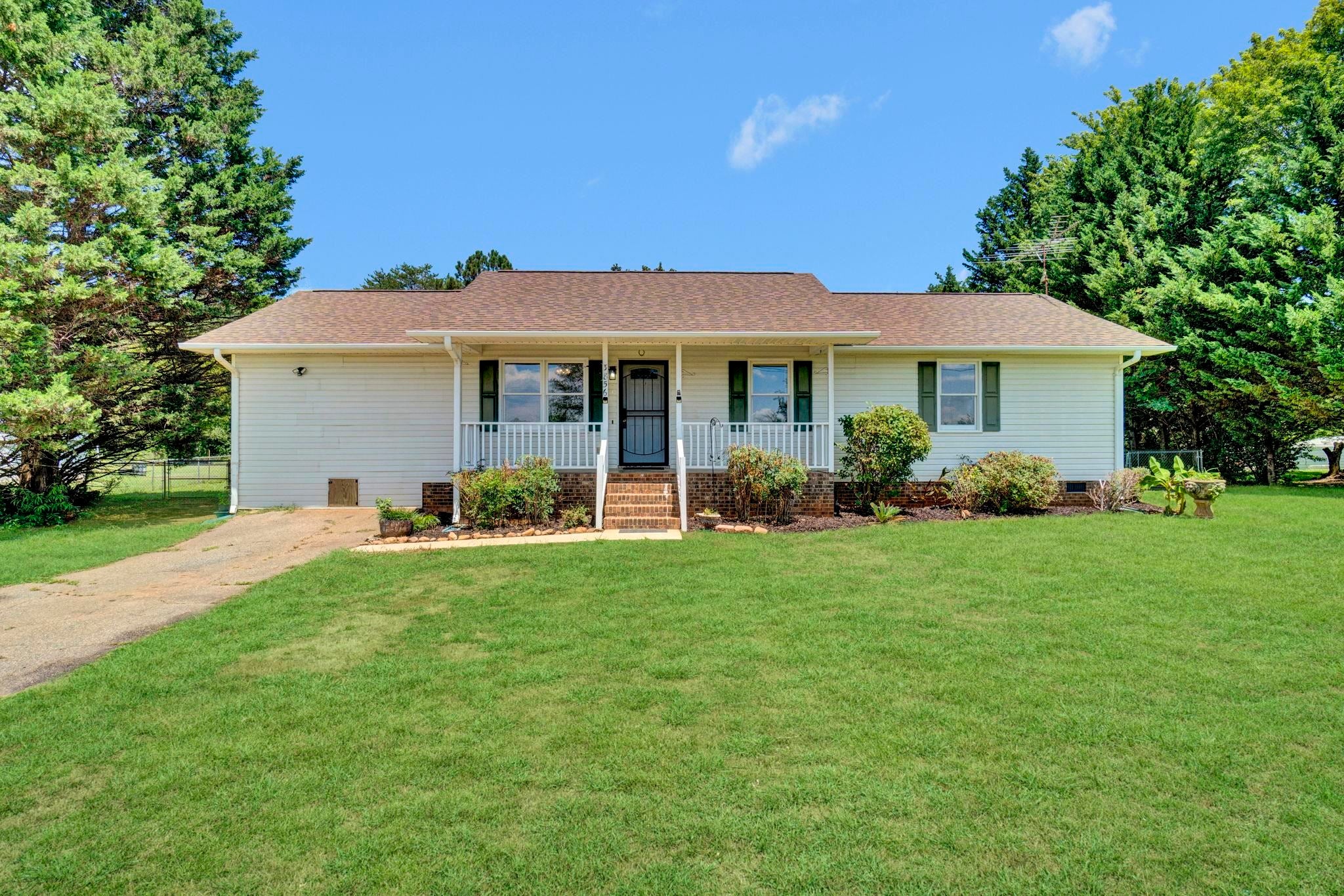3856 Rainbow Lake Road — photo