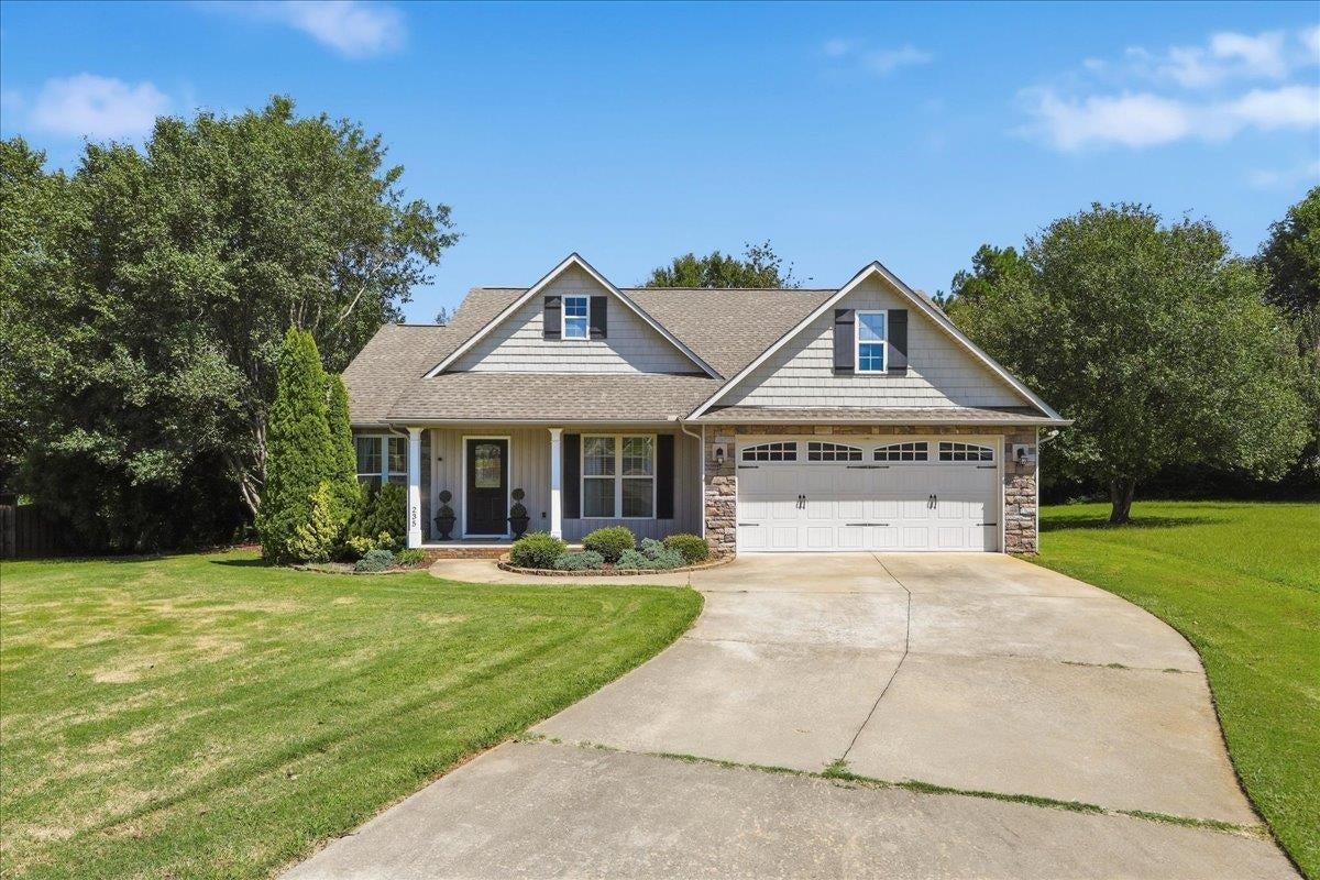 235 Metcalf Court — photo