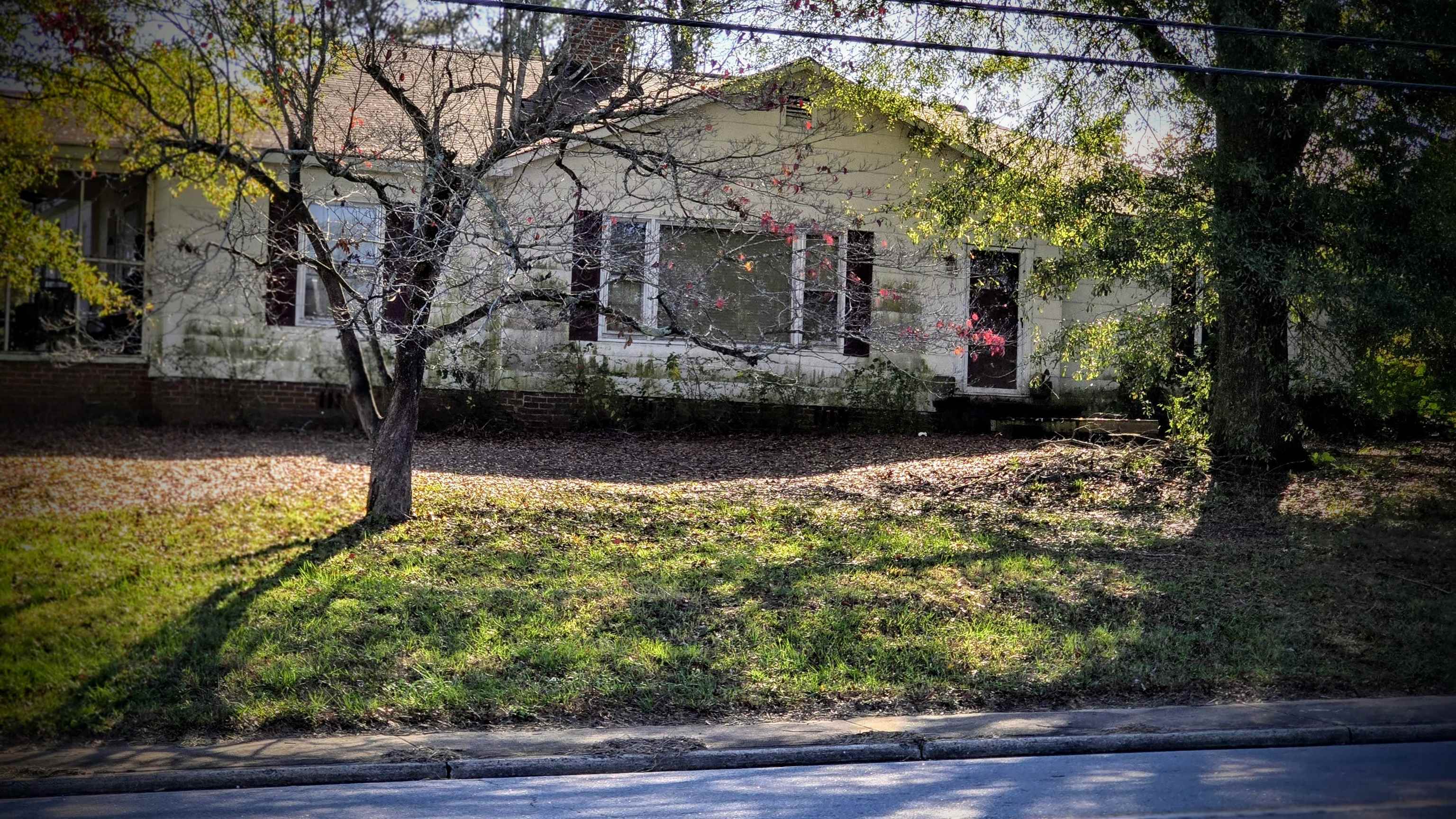 1812 N Limestone Street — photo
