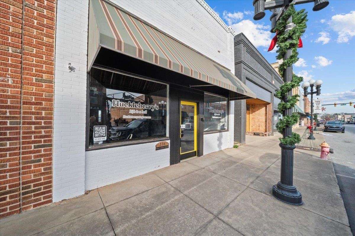 116 W Main Street — photo