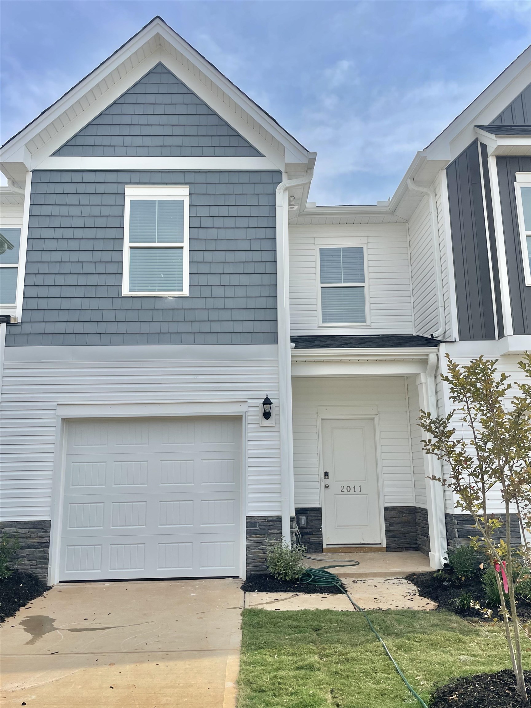 2038 Hillman Way — photo