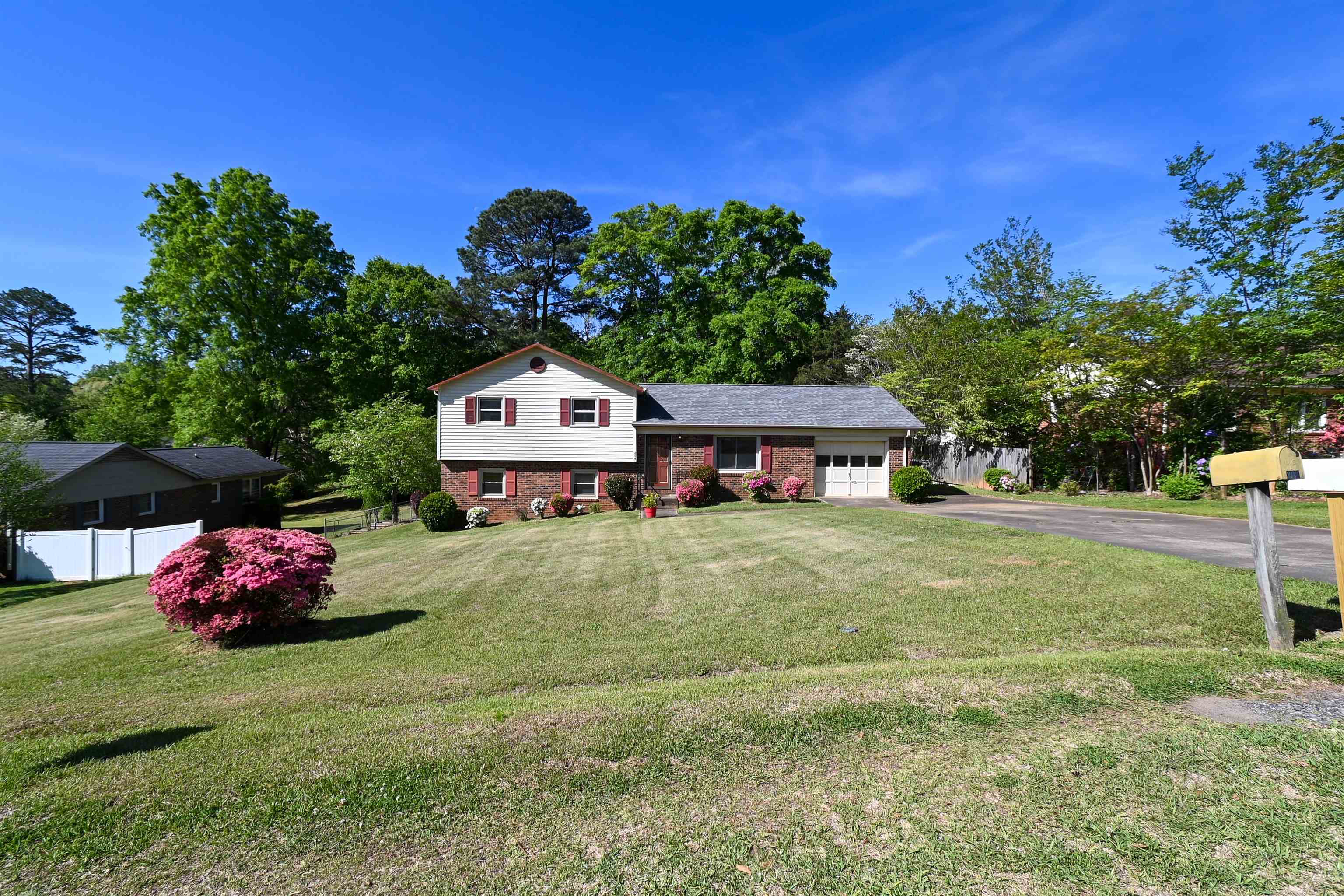 204 York Drive — photo