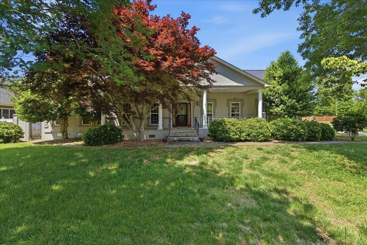 212 Watersedge Drive — photo