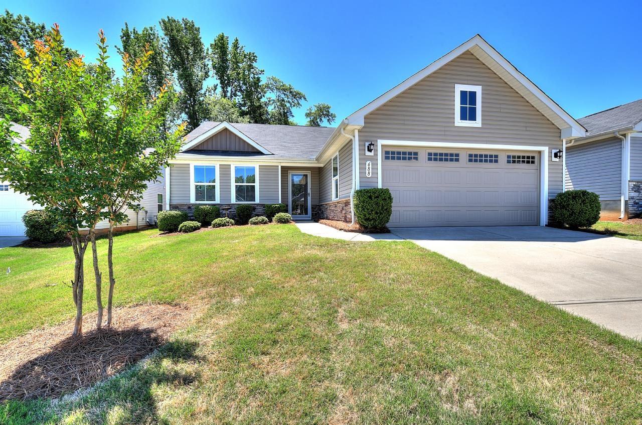 688 Hardwood Drive — photo