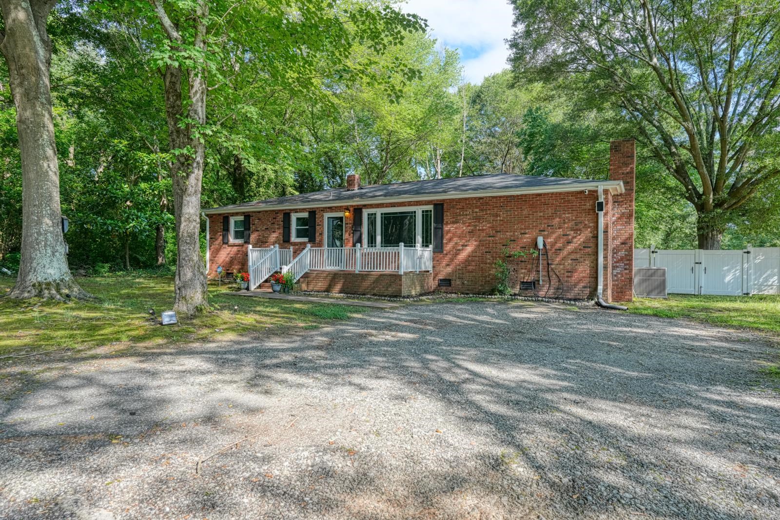 110 Chapman Circle — photo