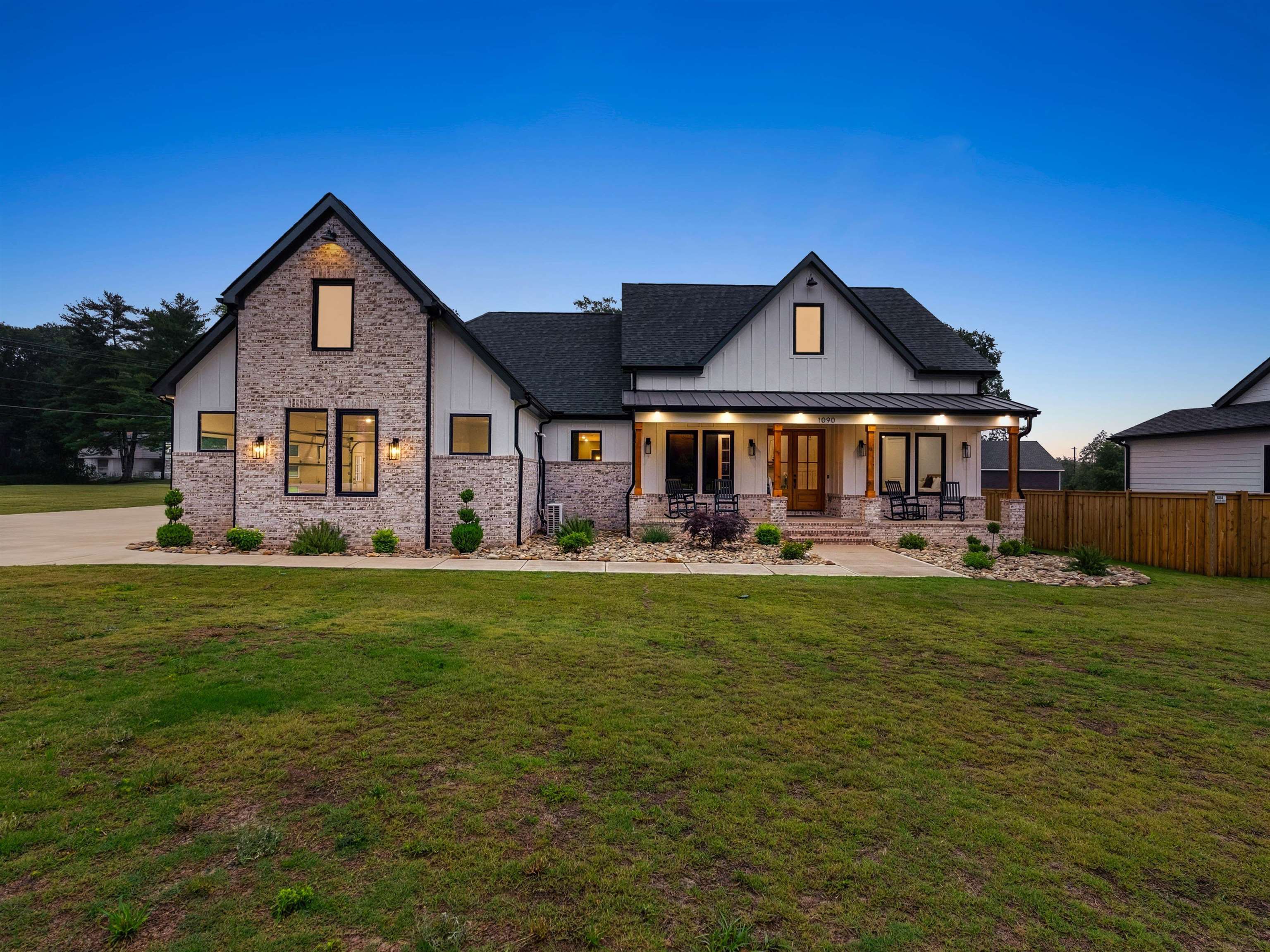 1090 Hickory Hollow Road — photo