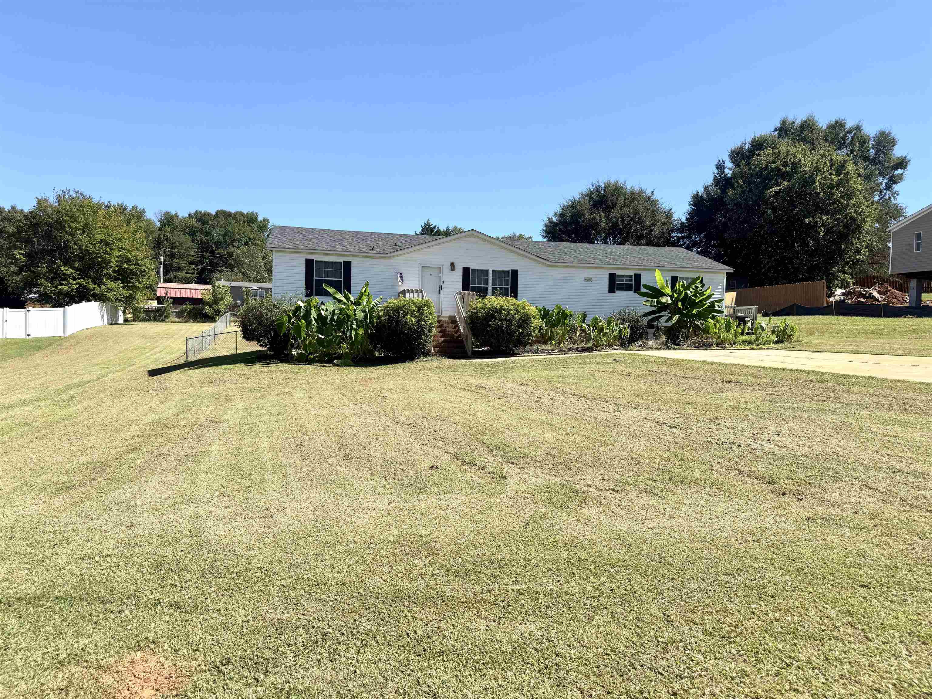 620 Courtland Way — photo