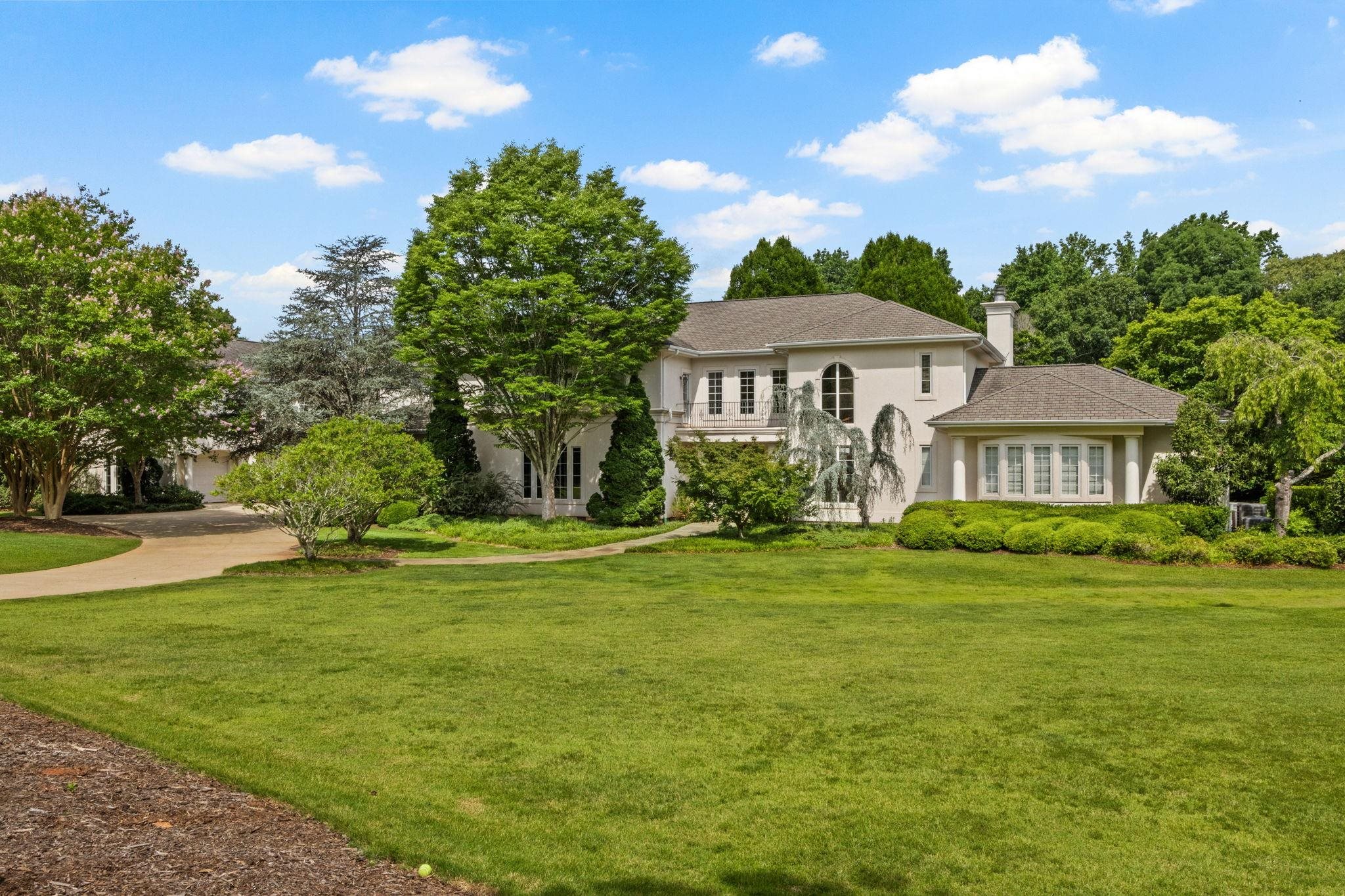 1035 Willis Road — photo