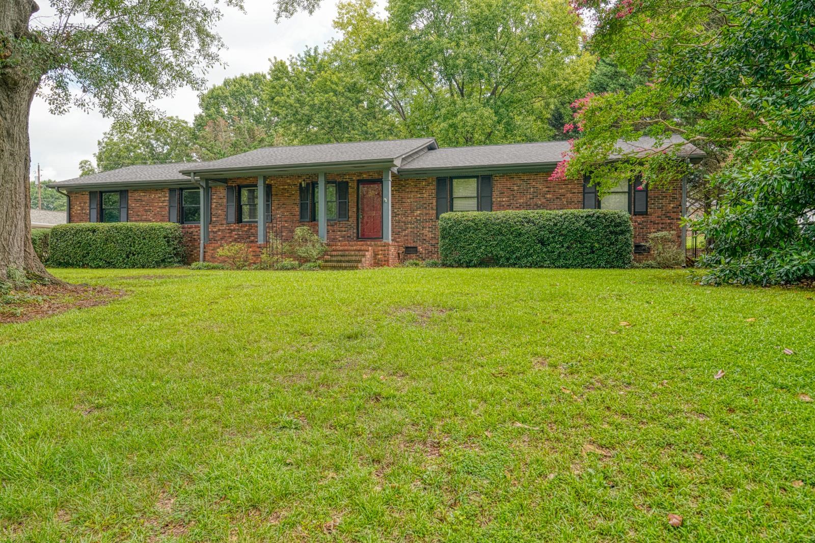 902 Vannessa Drive — photo