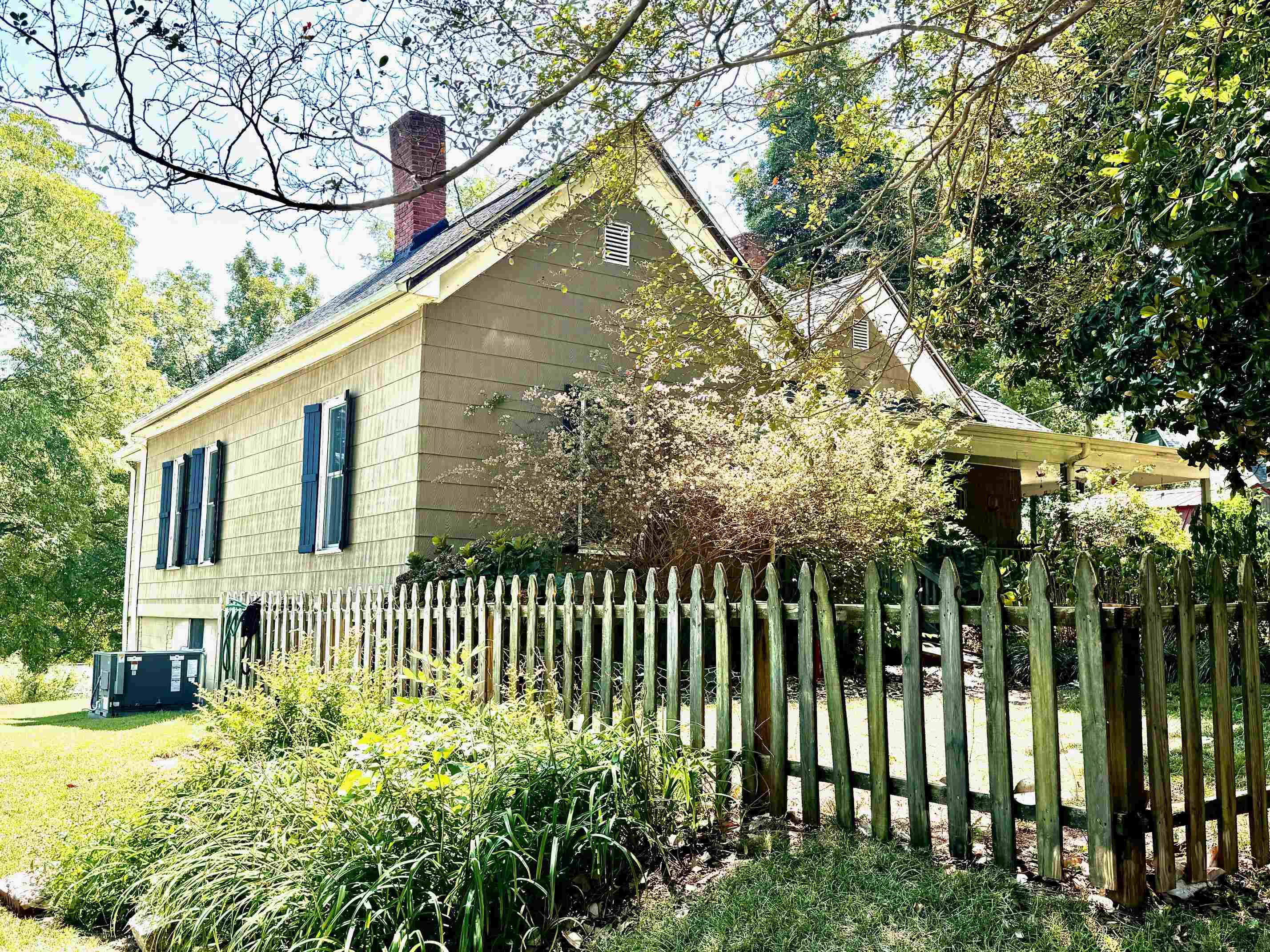 206 E Greenwood Street — photo
