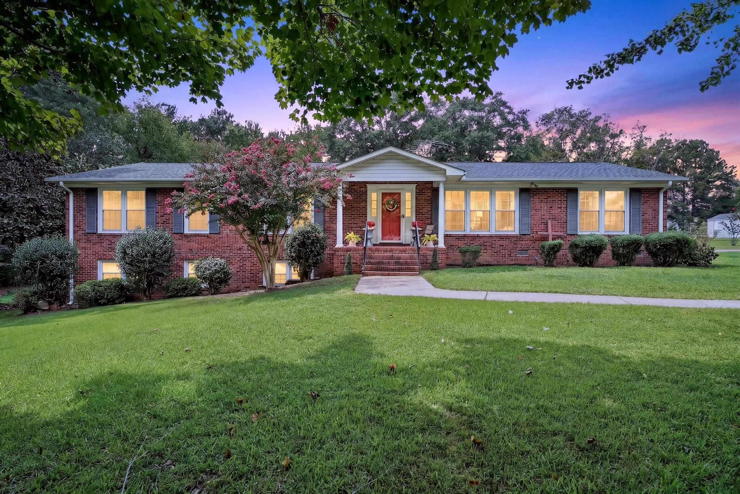 221 Fernbrook Circle — photo