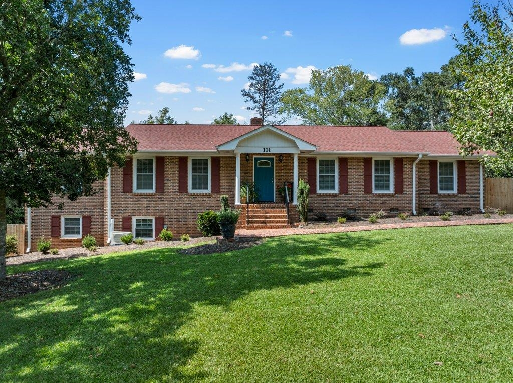 111 Bridletrail Lane — photo