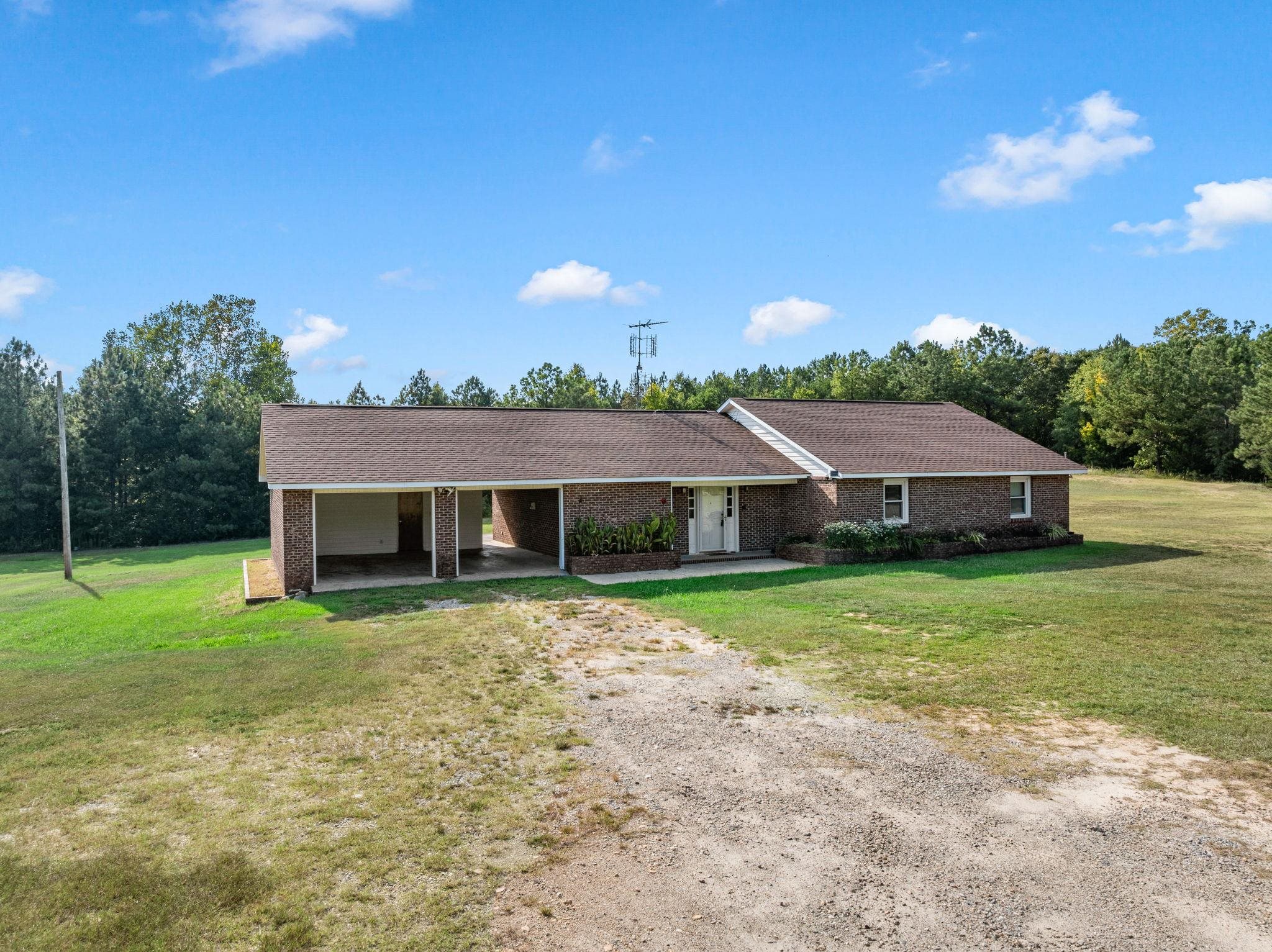 1032 Fairview Church Circle — photo