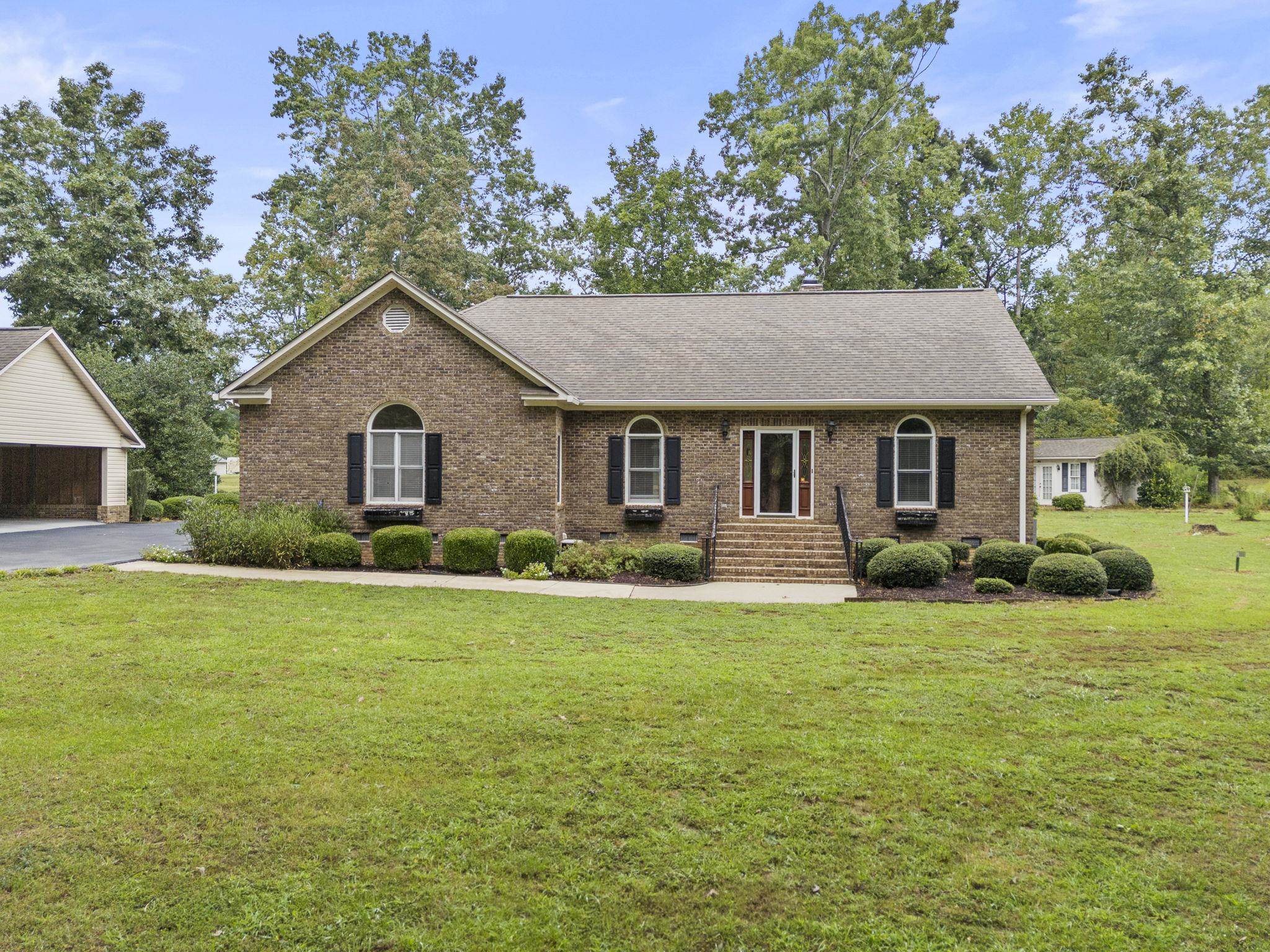 225 Plantation Lane — photo