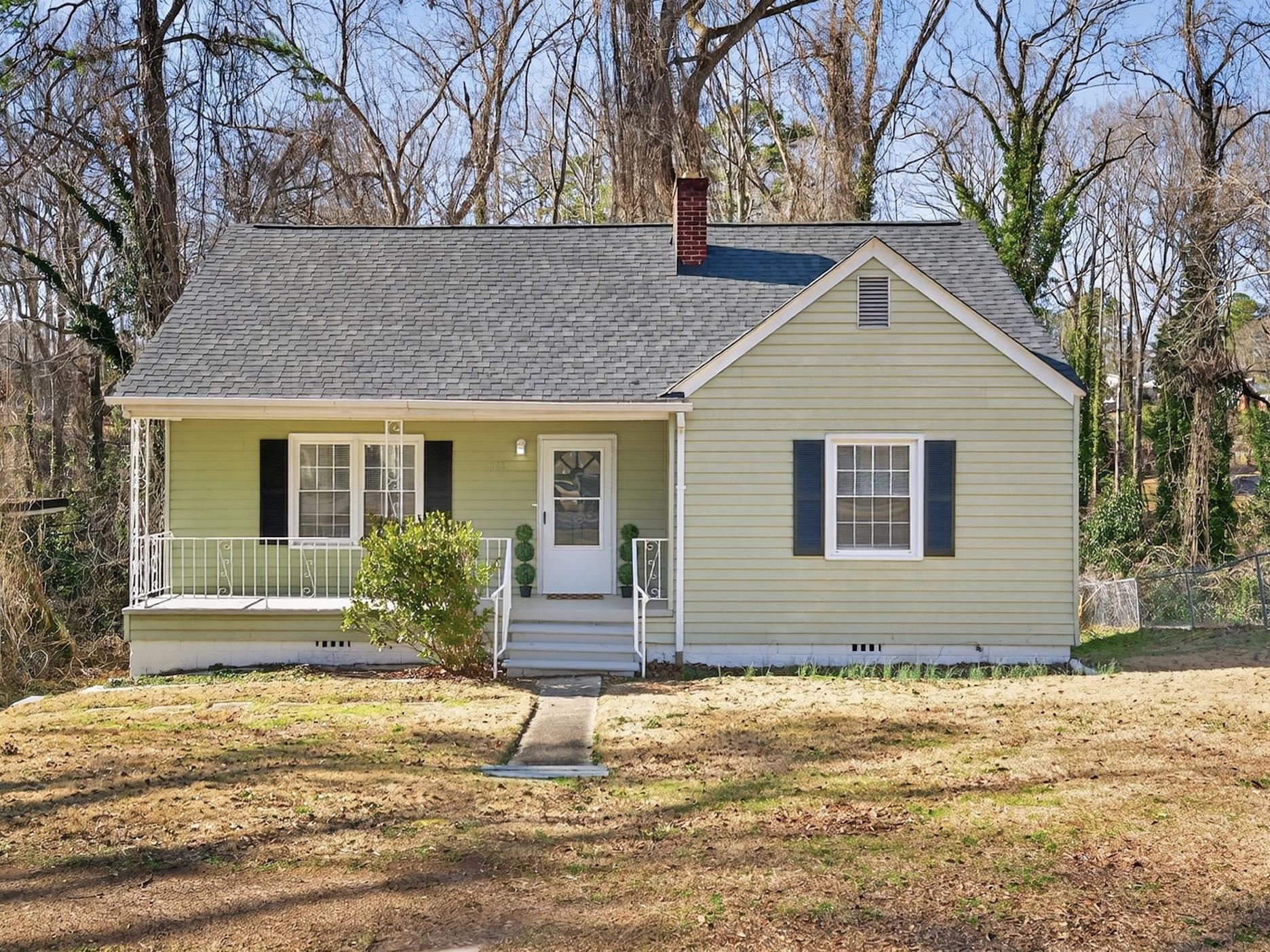 111 Oakleaf Drive — photo
