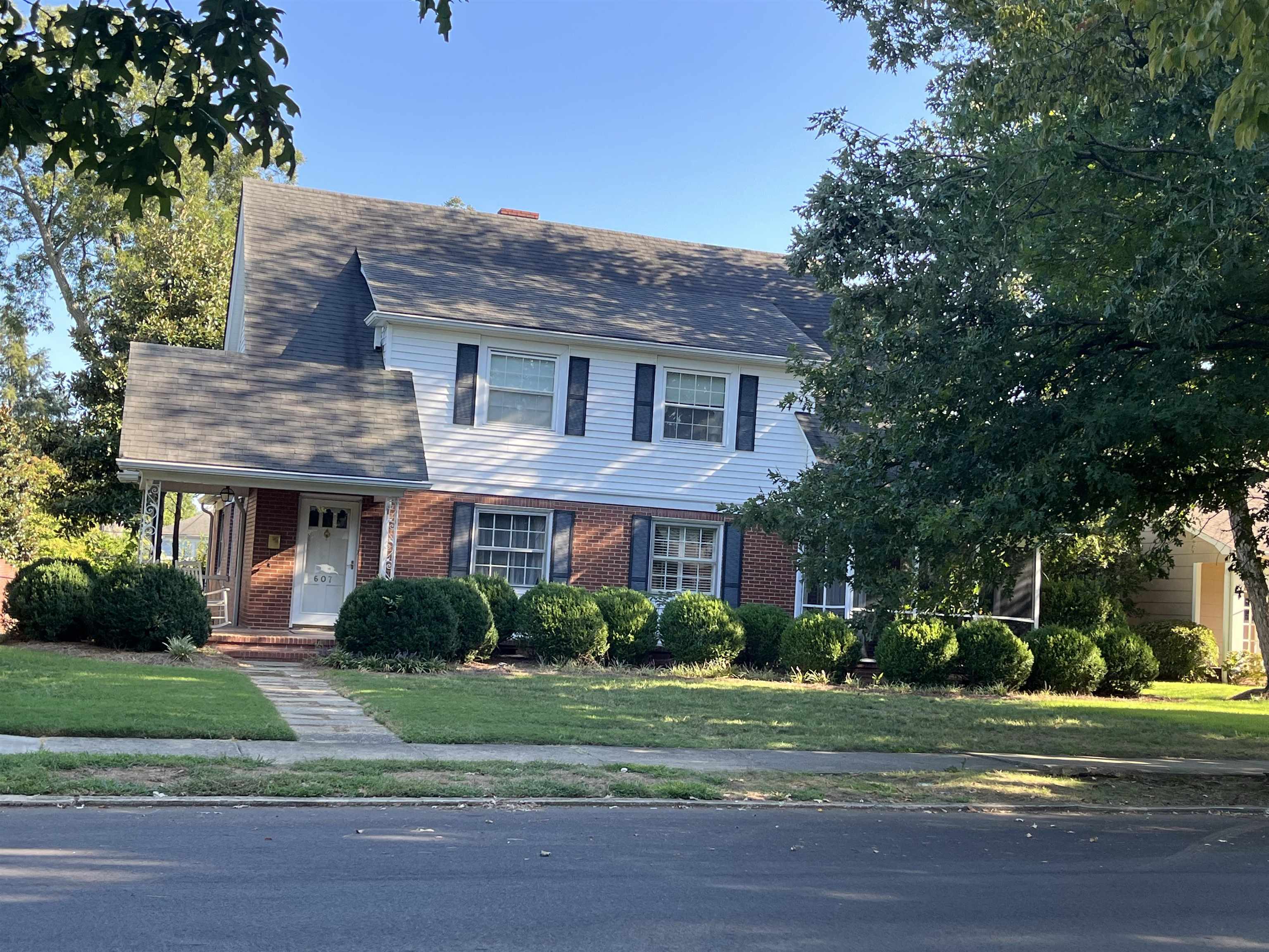 607 Otis Boulevard — photo