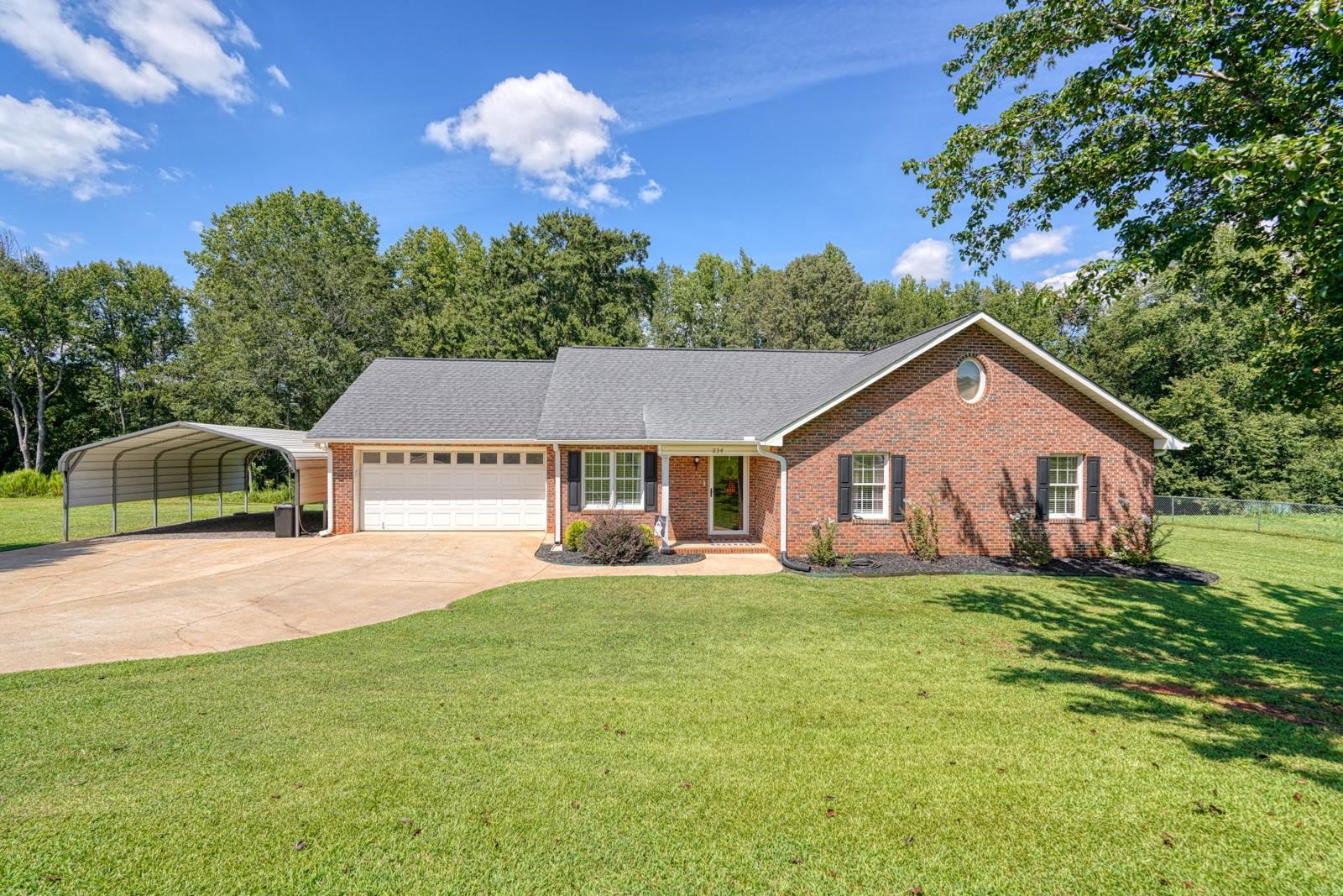 234 Holmes Dr — photo