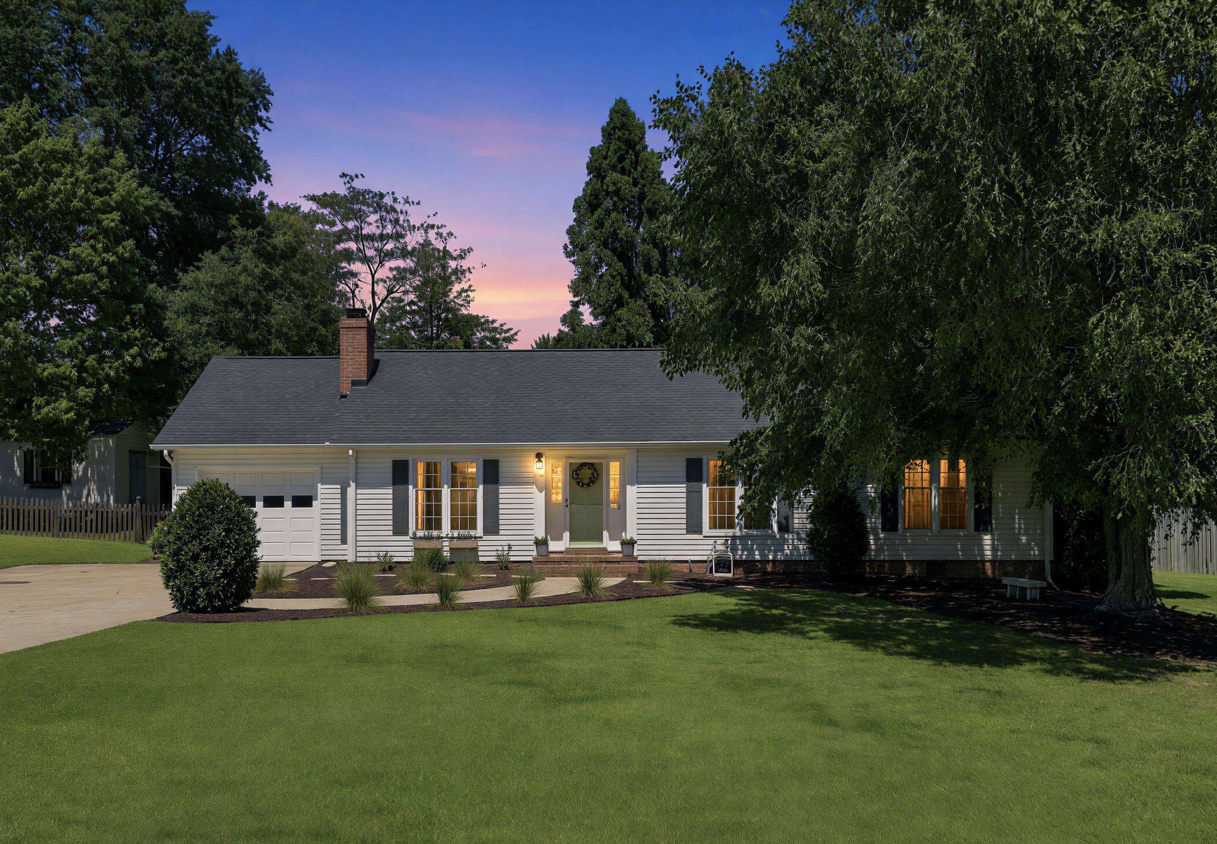 109 Stonehenge Court — photo