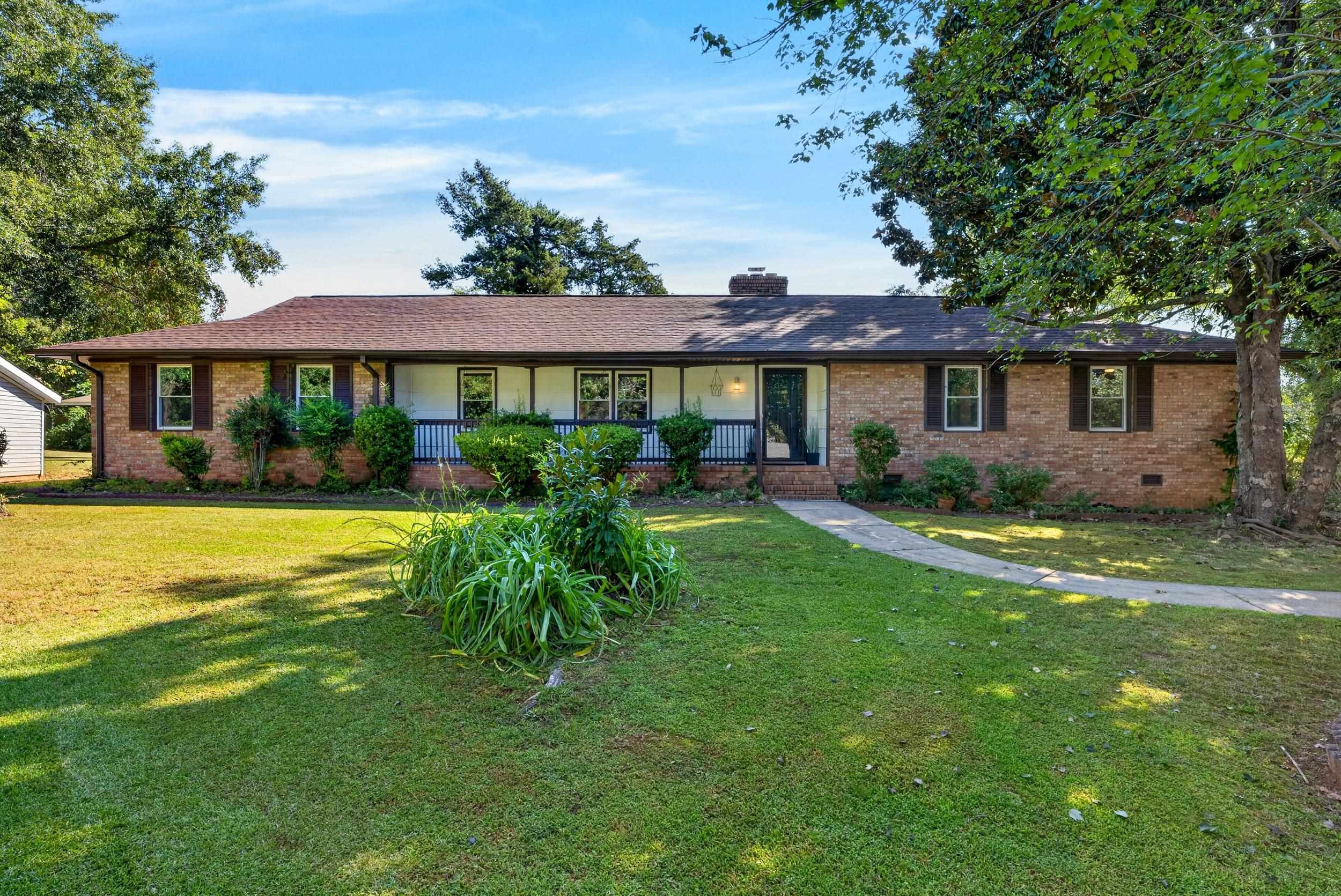 104 Lakecrest Drive — photo