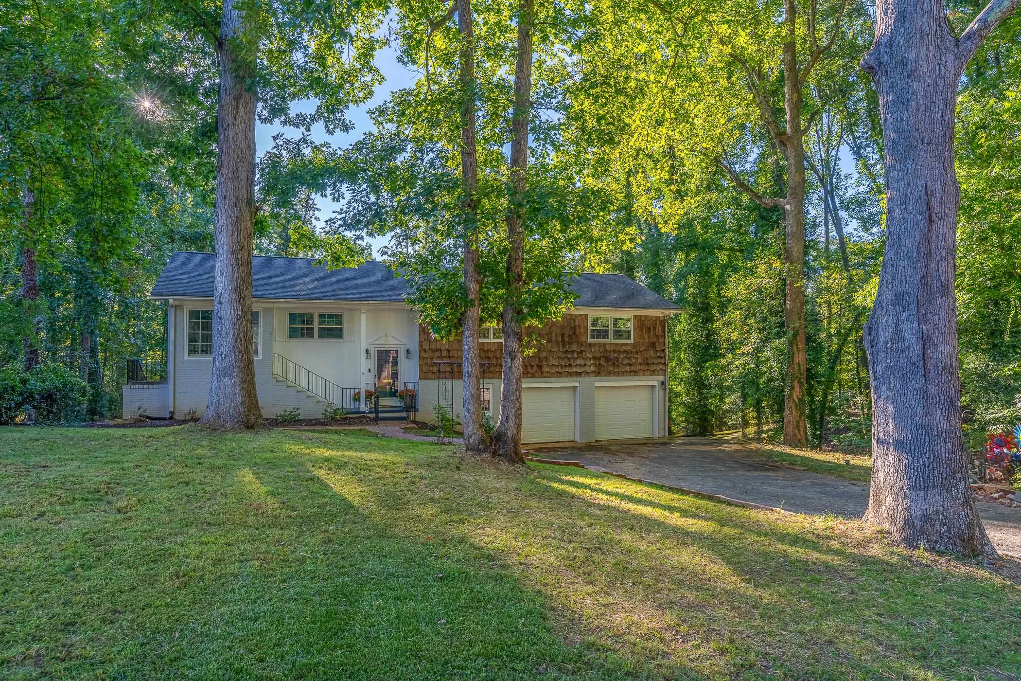 218 Lakewood Drive — photo