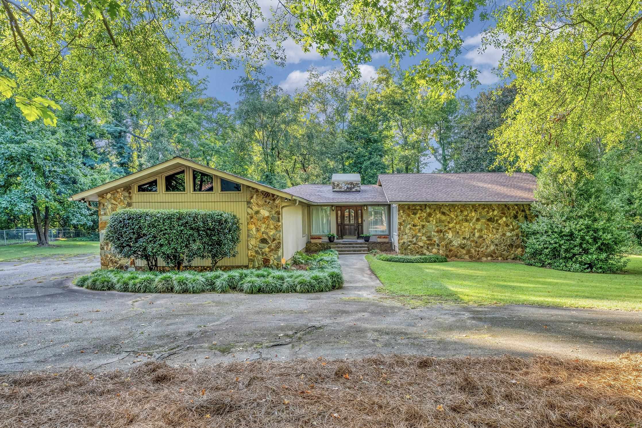 307 Seven Oaks Lane — photo