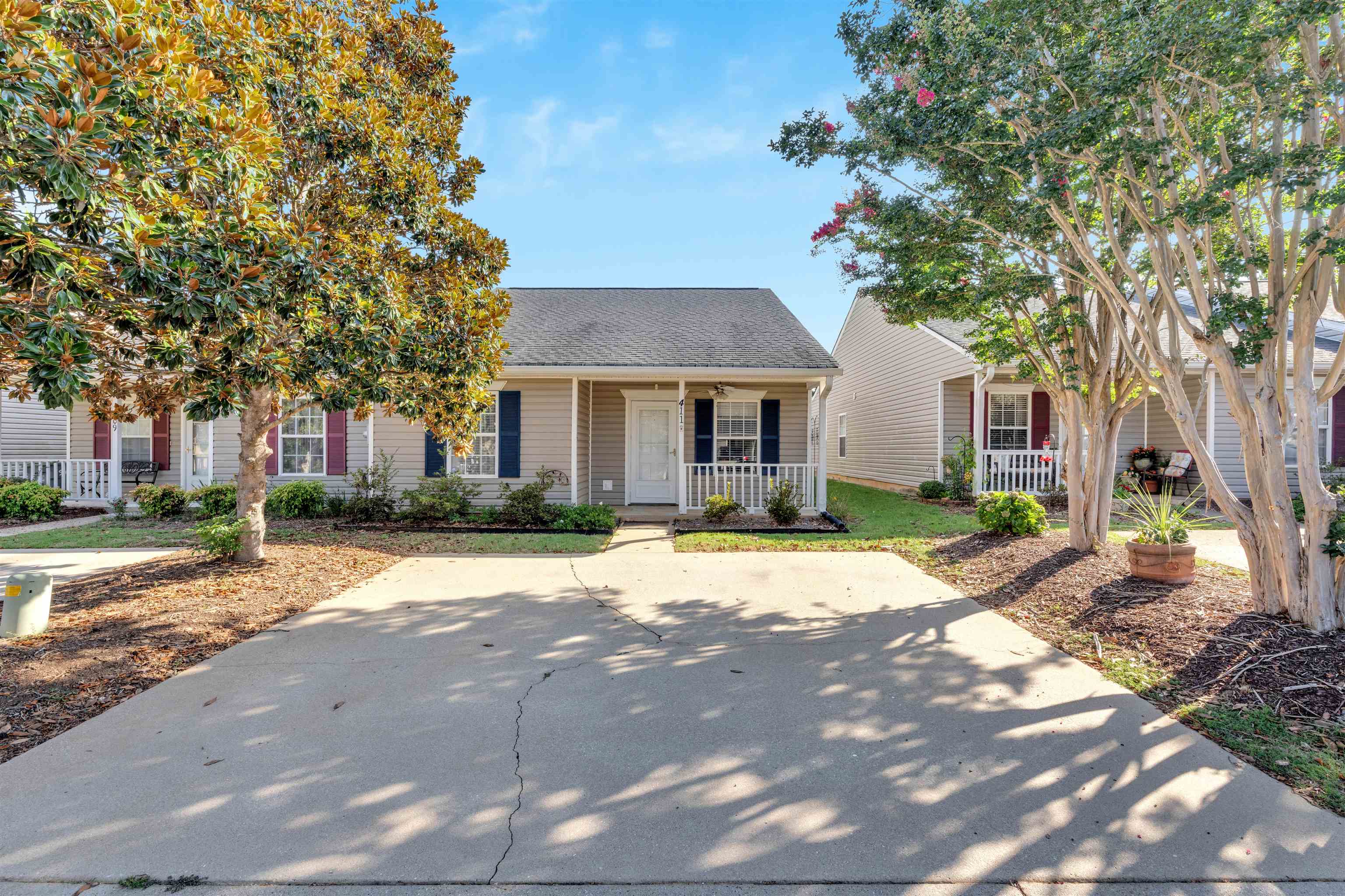 411 E Calhoun Crossing Court — photo
