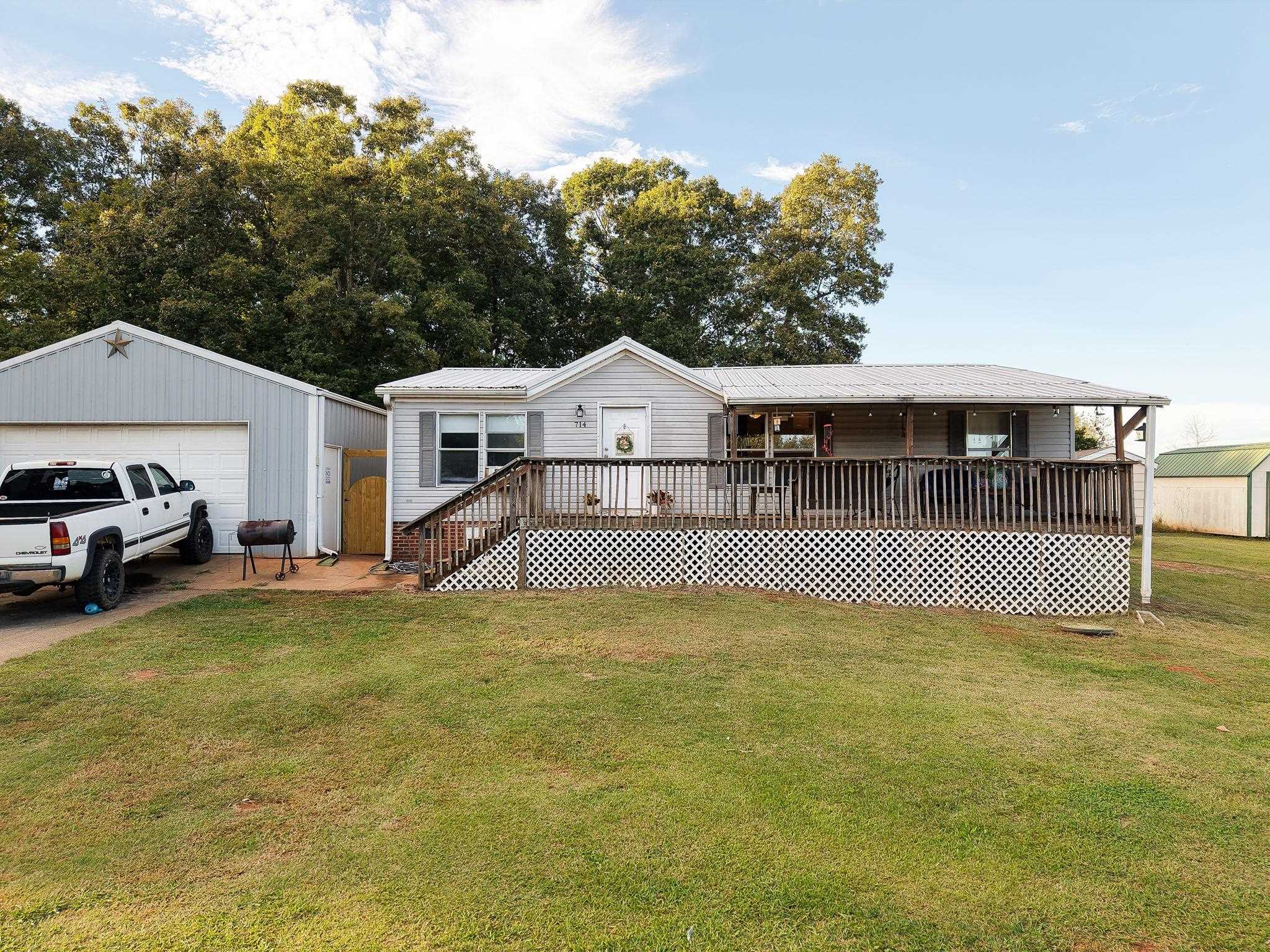 714 Saphire Court — photo