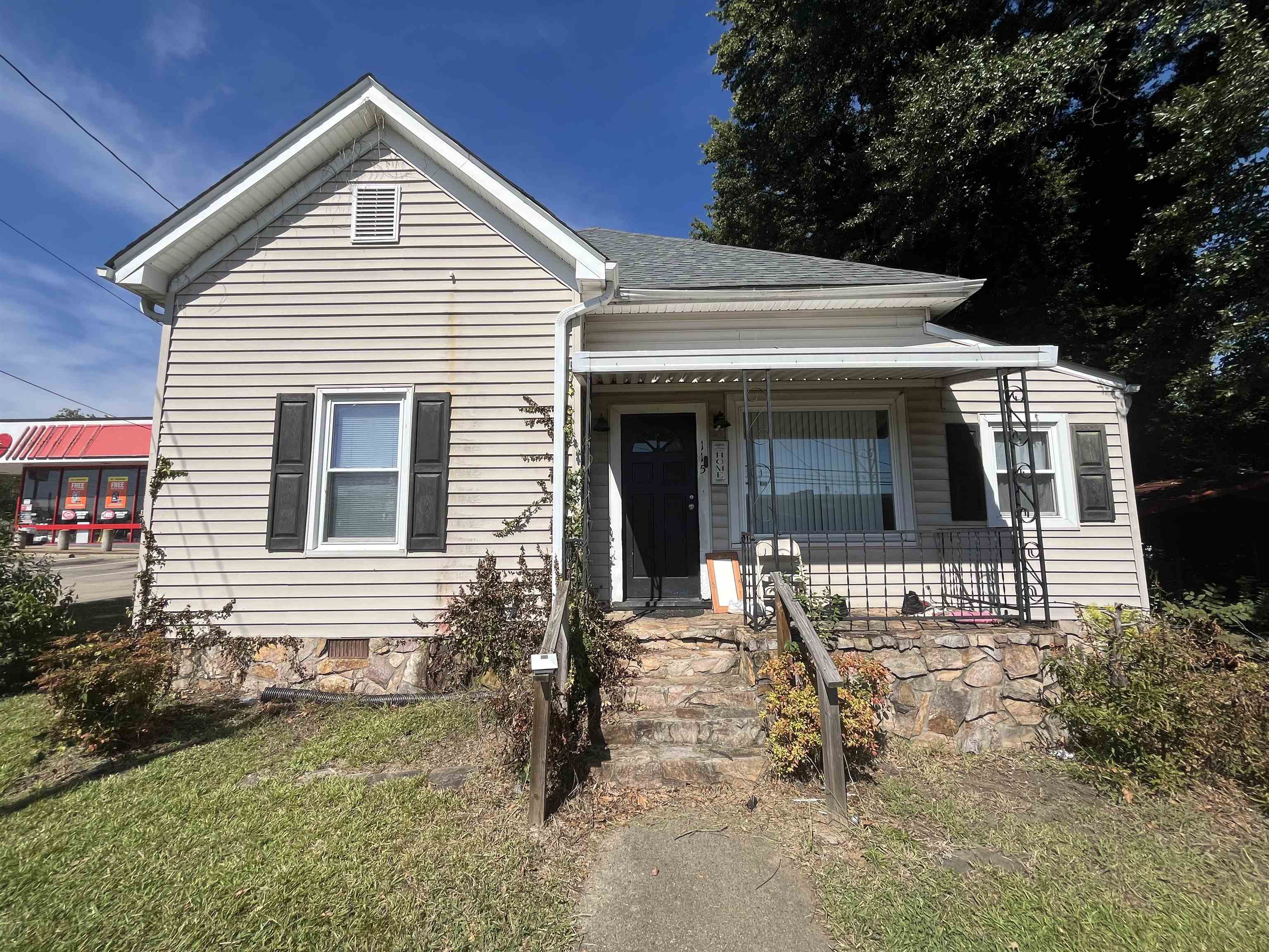 115 N Logan St — photo