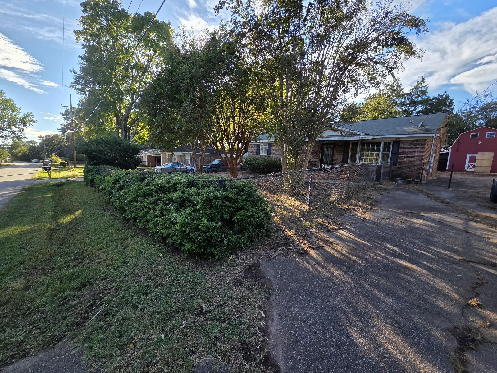 208 Skyline Road — photo