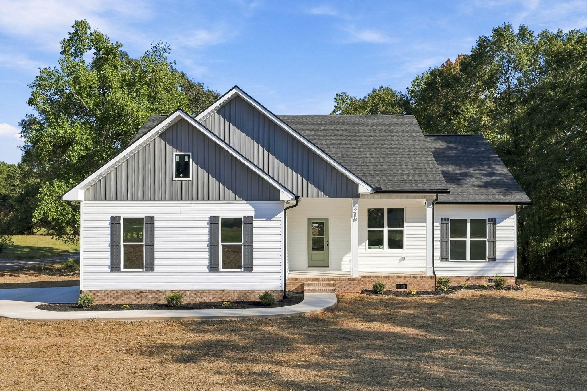 210 Lakeview Drive — photo