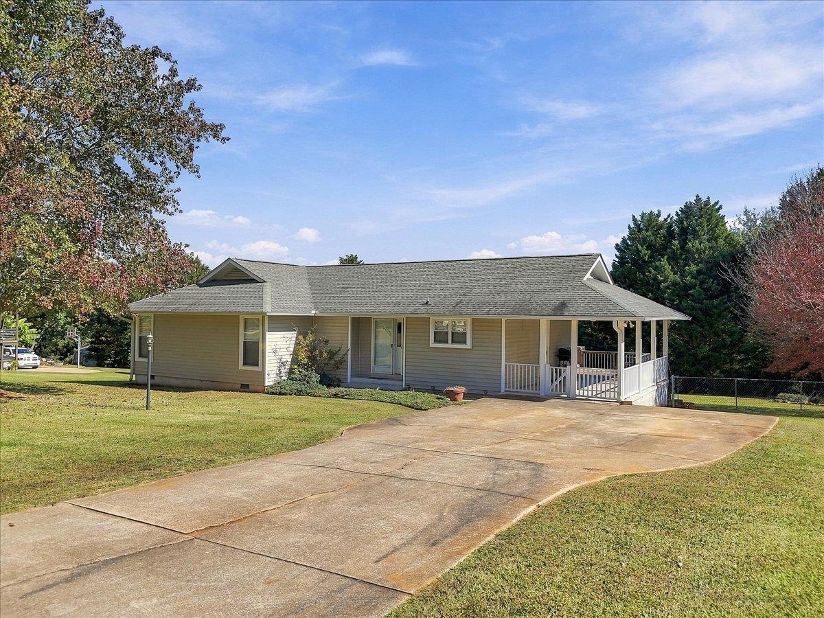 40 Orchard Drive — photo